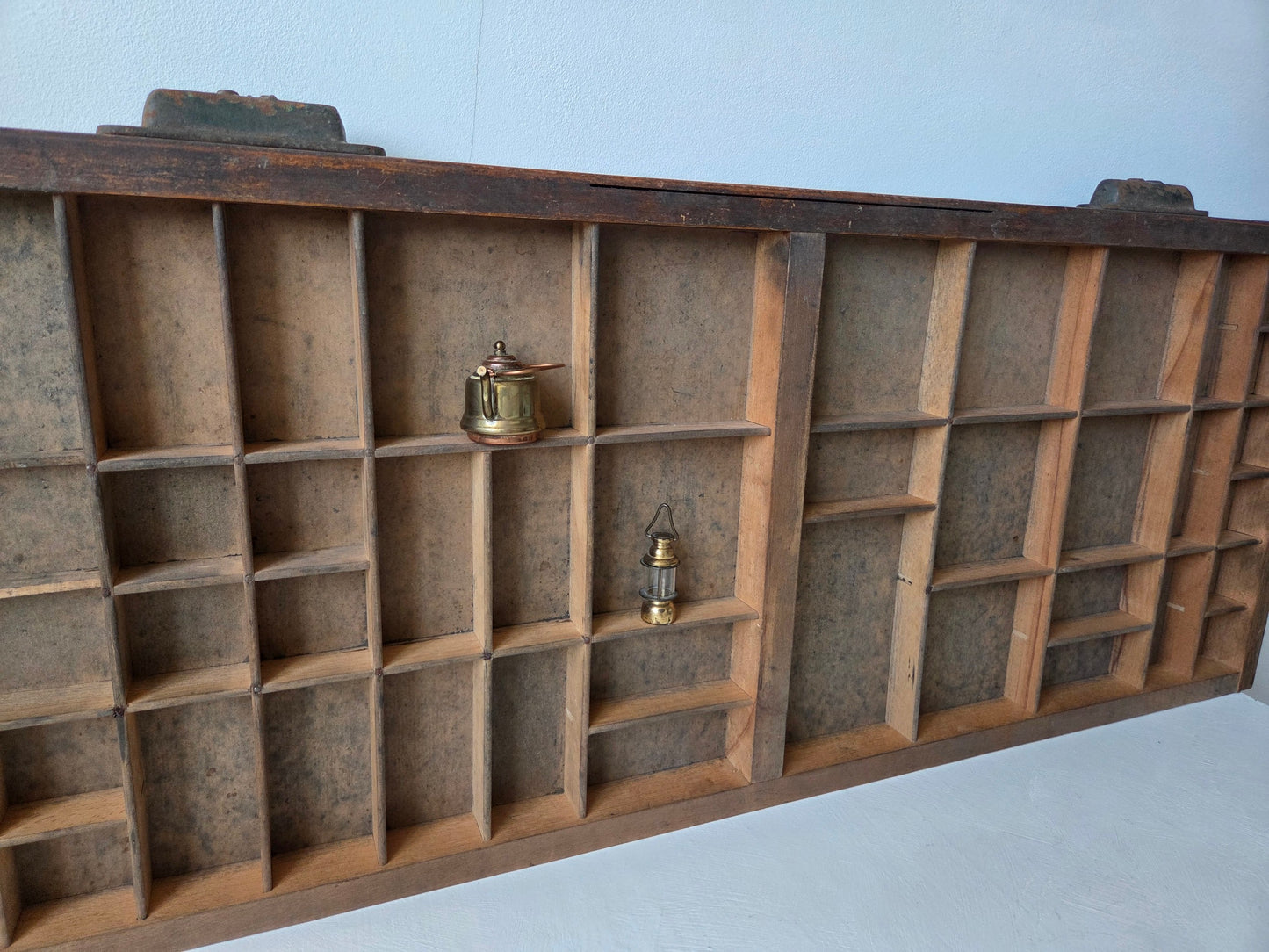 letterbak met vakjes in verschillende maten