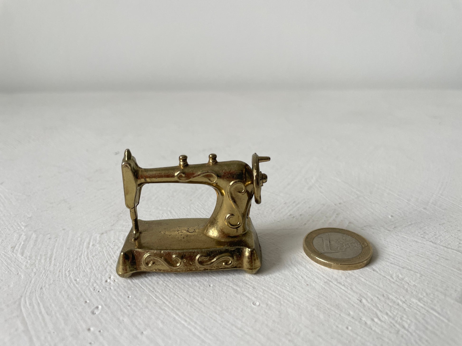 vintage miniatuur naaimachine engeland