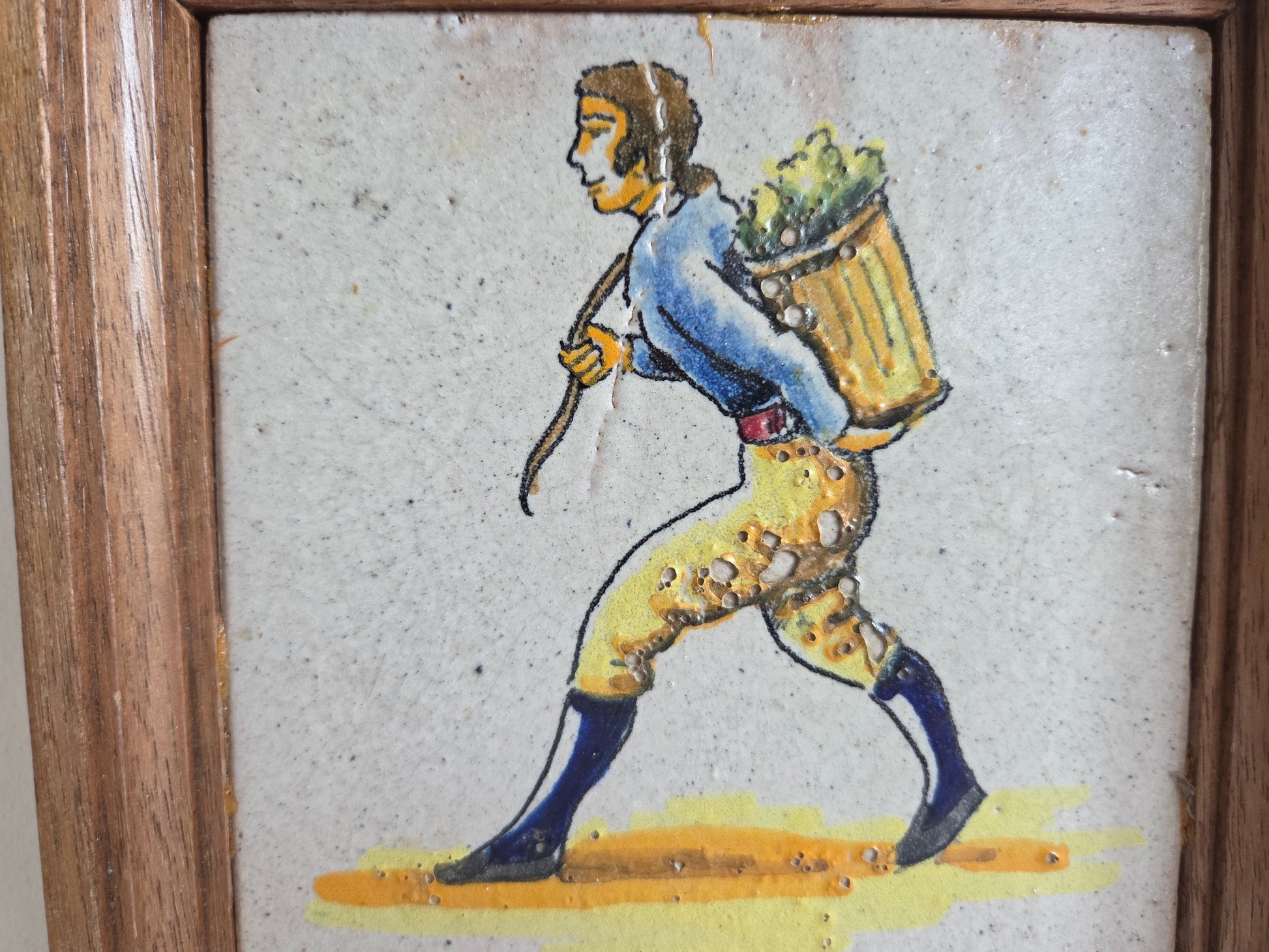 Franse faience tegel Petits Métiers straatverkoper houten lijst