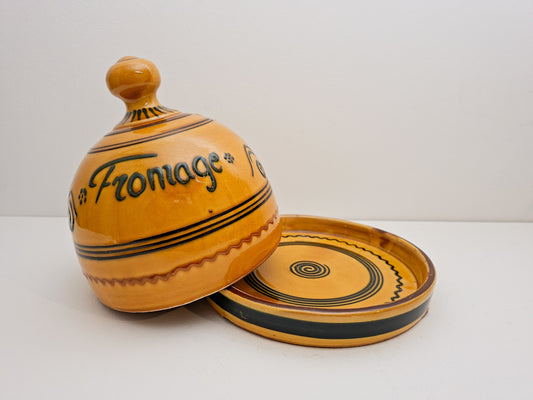 ronde kaasschaal van keramiek