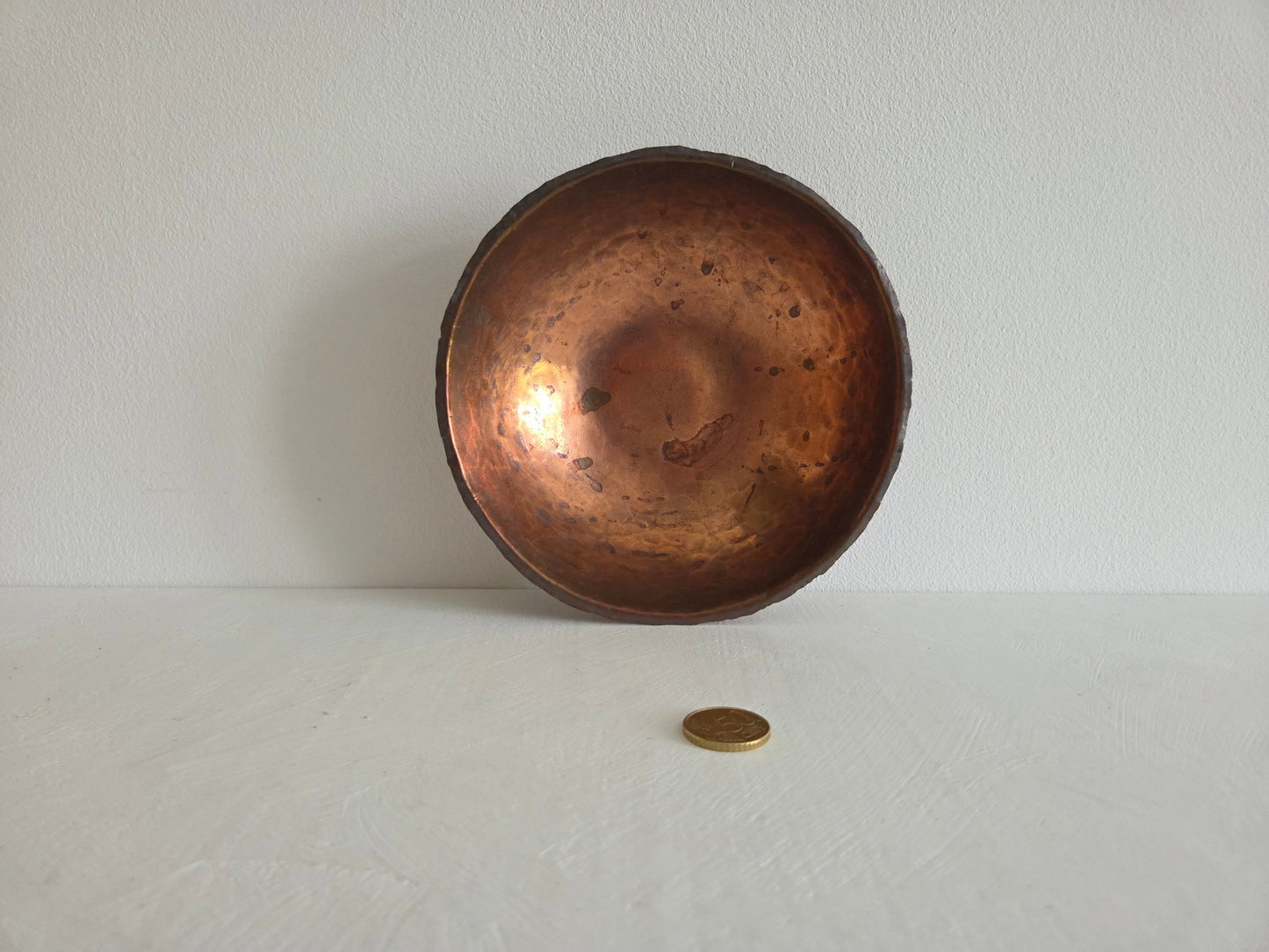 ronde koperen schaal diepte 6 cm diameter 22 cm