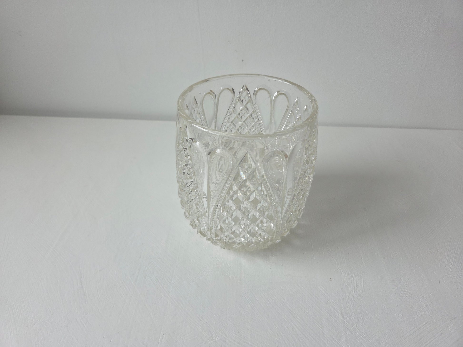 vintage Franse glazen pot met ruitpatroon rondom