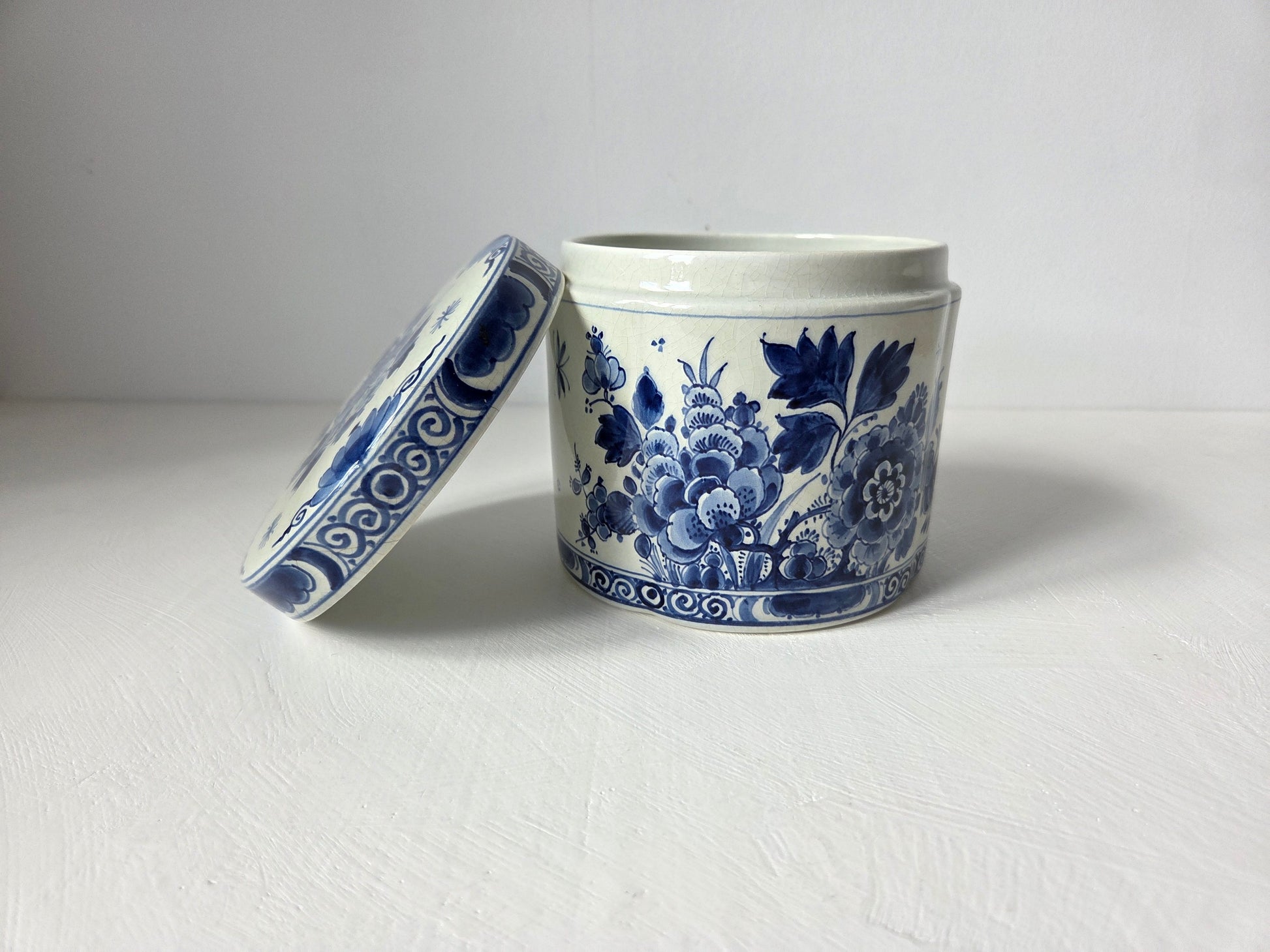 Delfts blauwe voorraadpot met deksel
