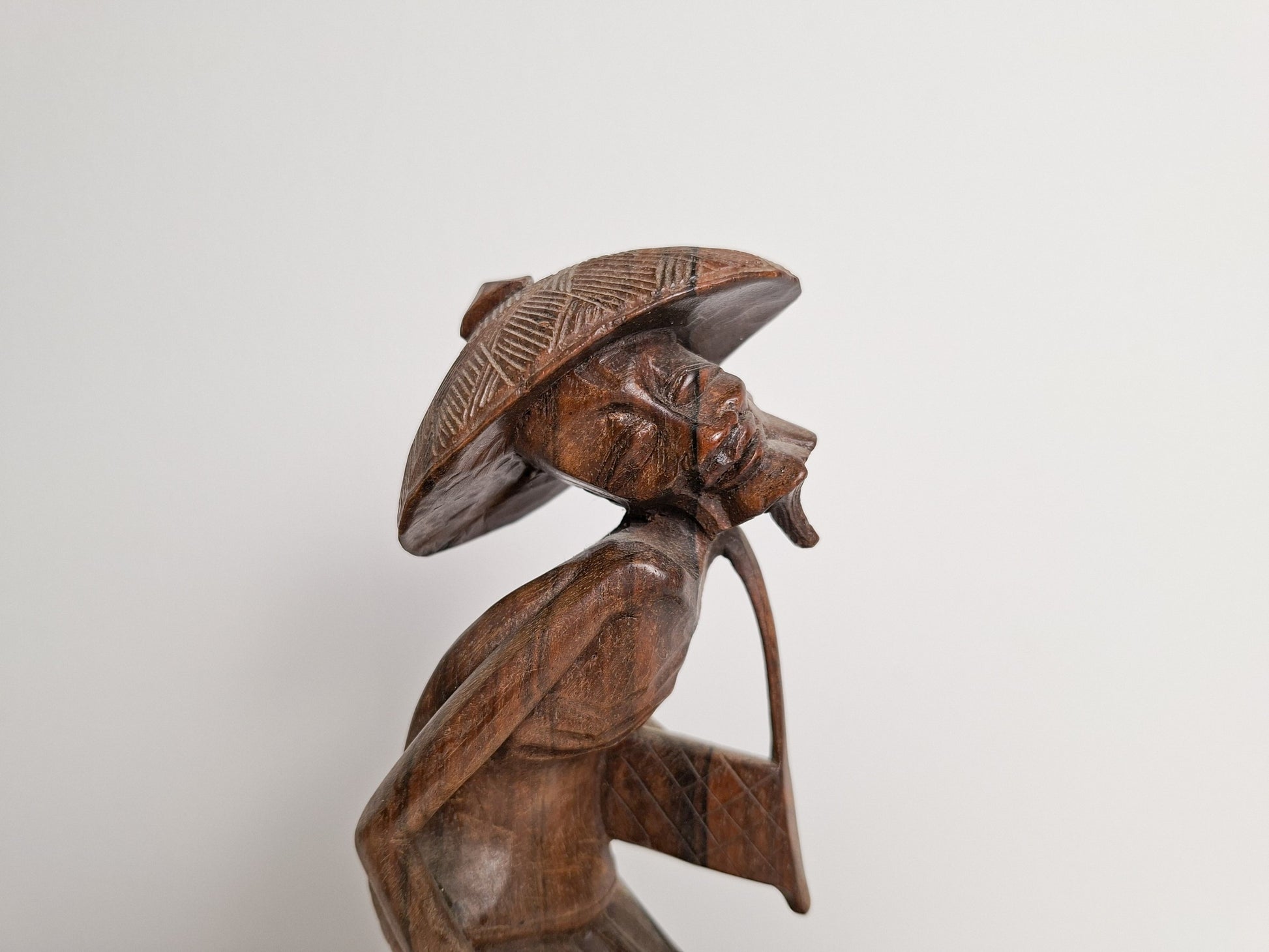 houten beeldje man met eenden brocante webshop