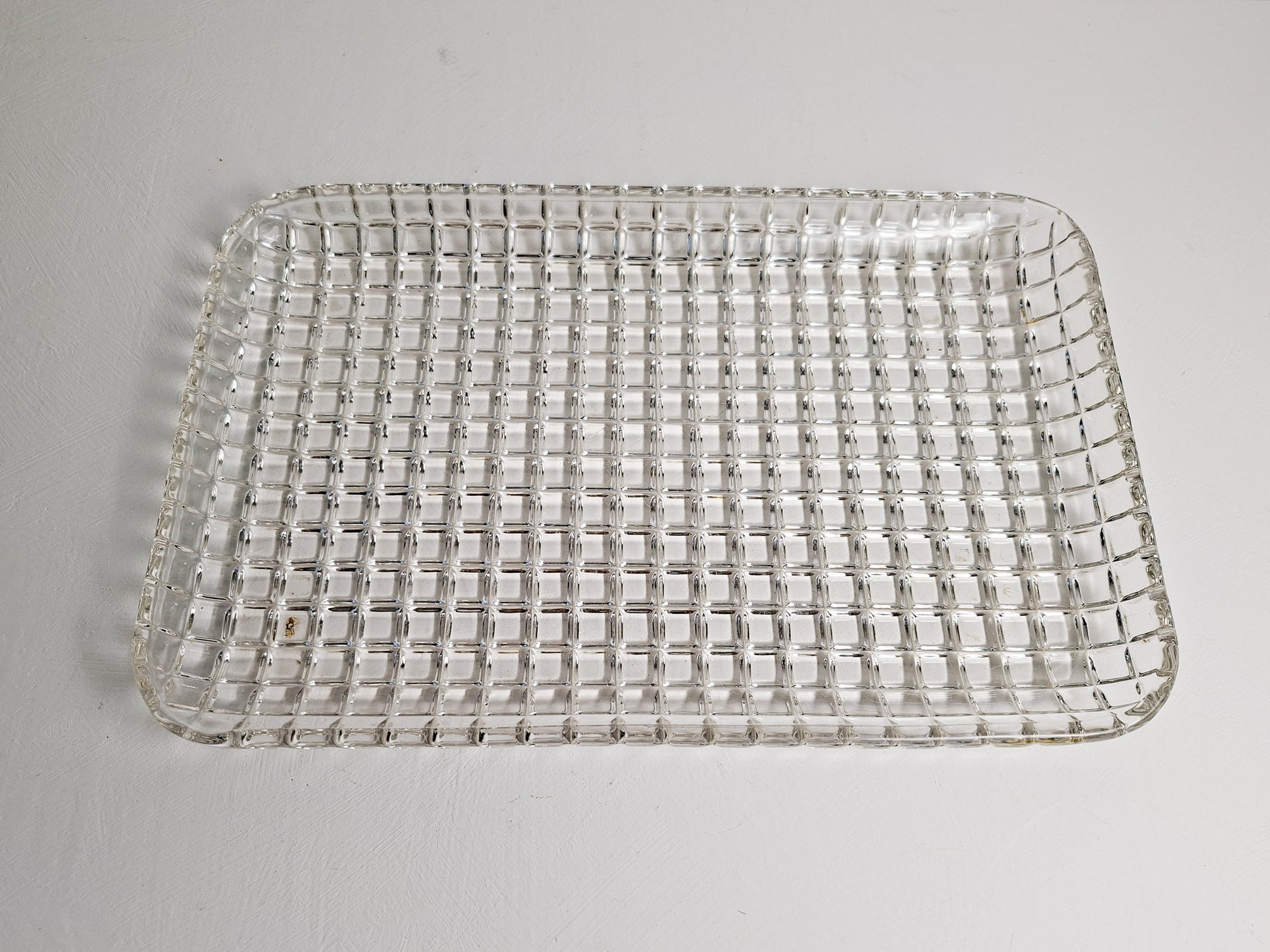 glazen-rechthoekig-dienblad-met-vierkantjespatroon