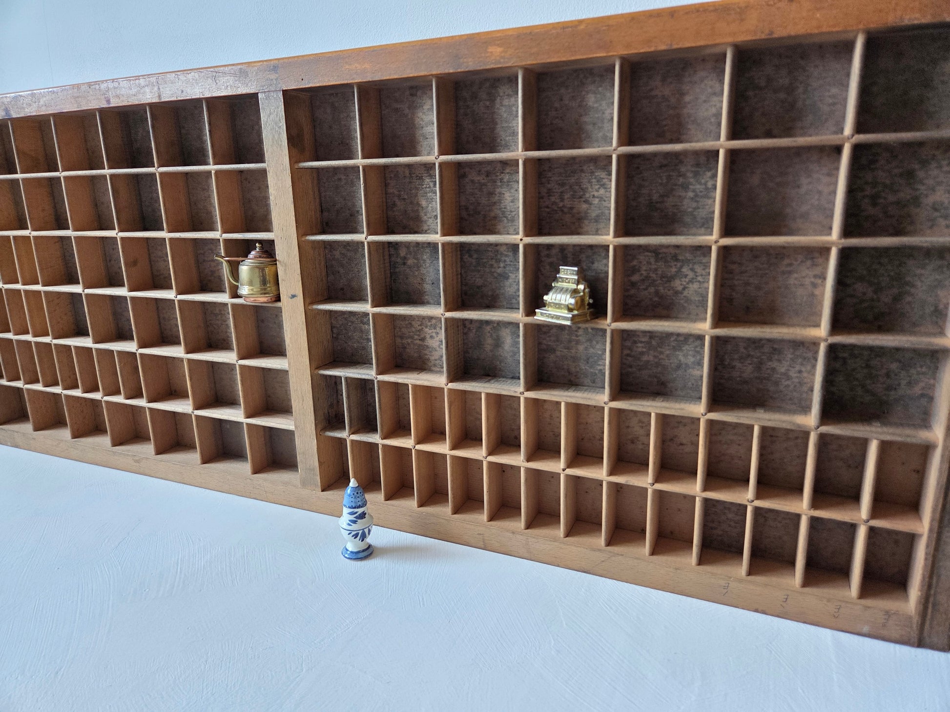 drukkerij letterbak hout 105 vakjes wandmontage