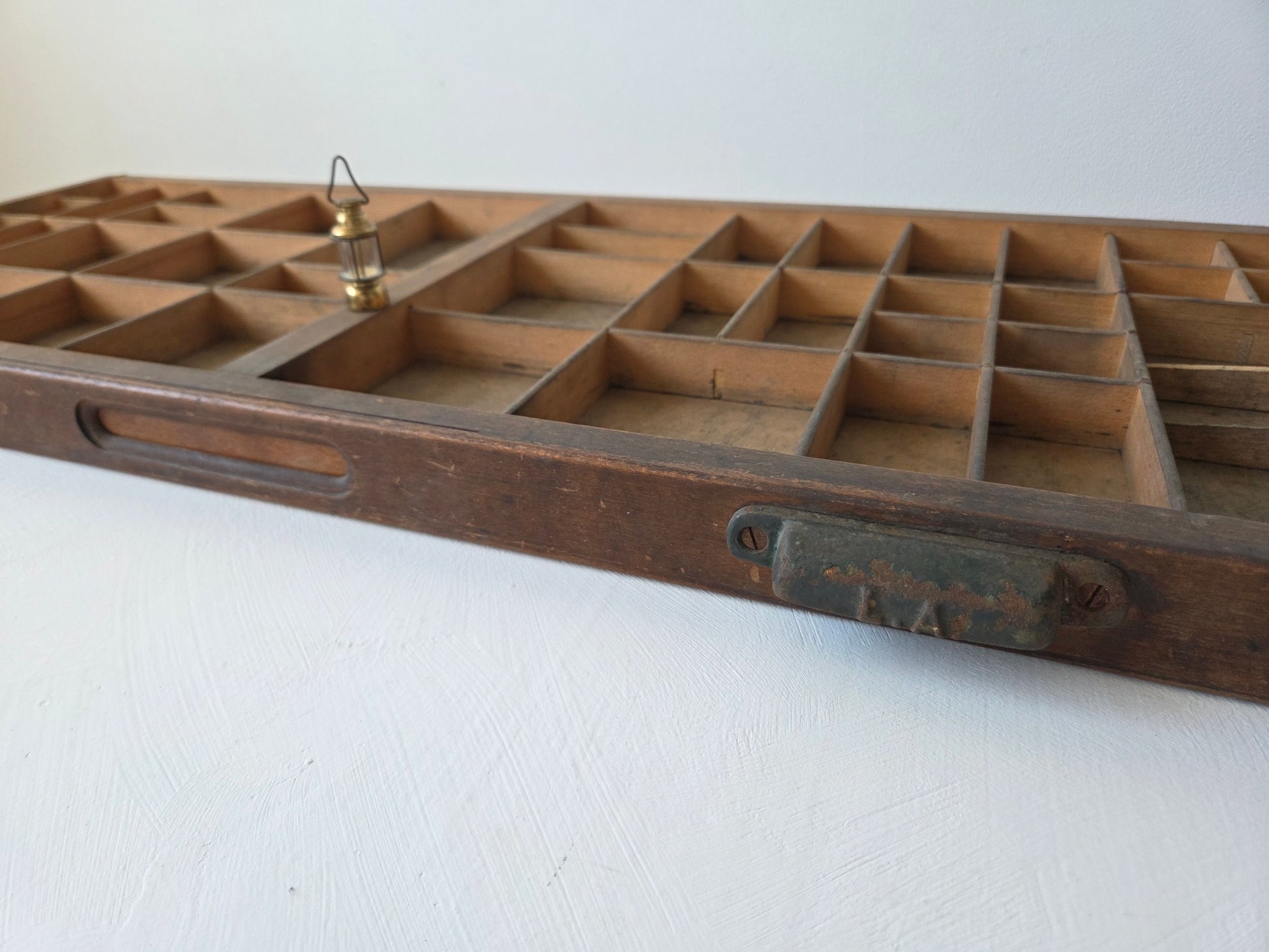 drukkerij letterbak inclusief schroeven en haakjes