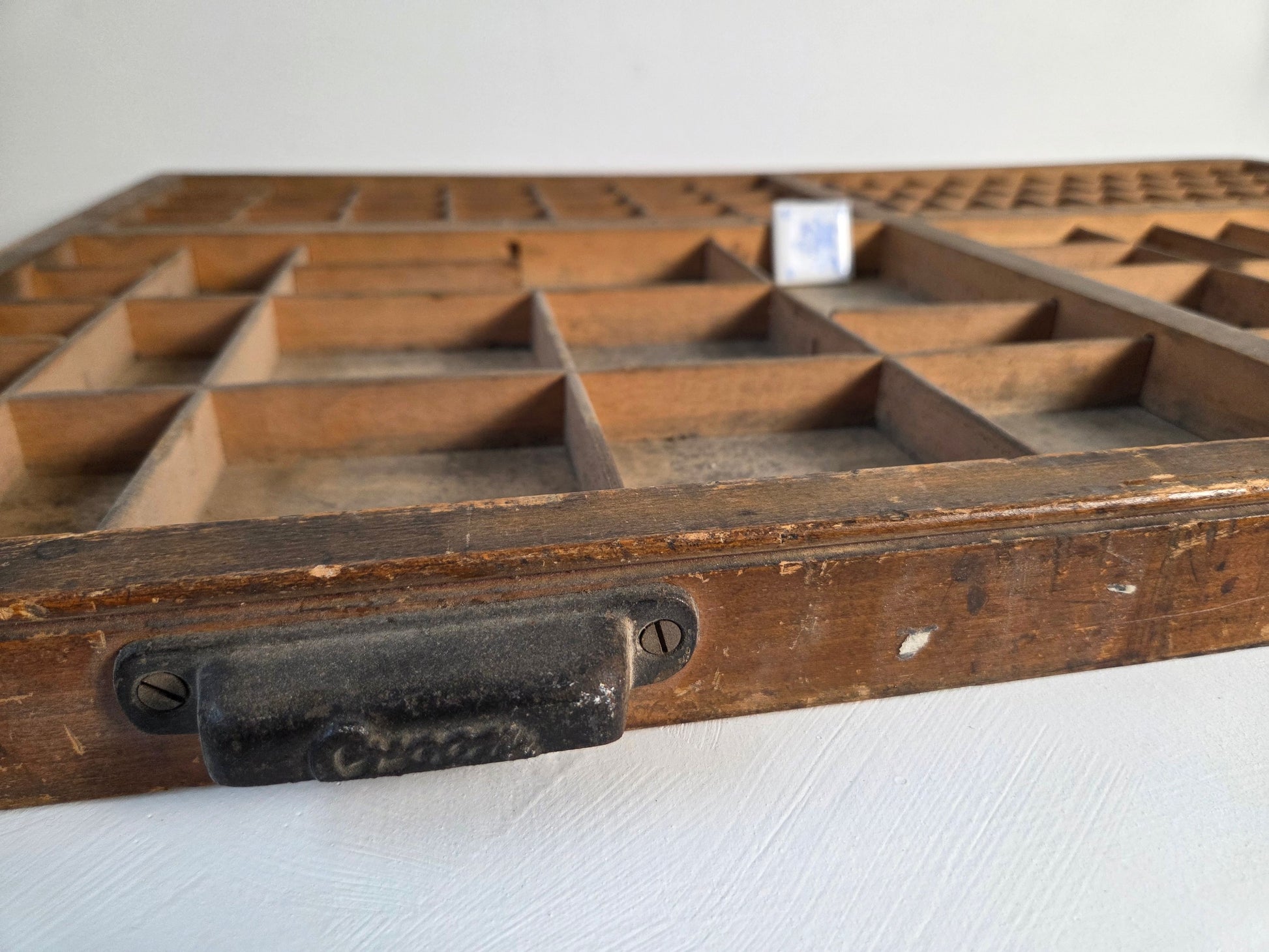 oude letterbak voor loden drukletters