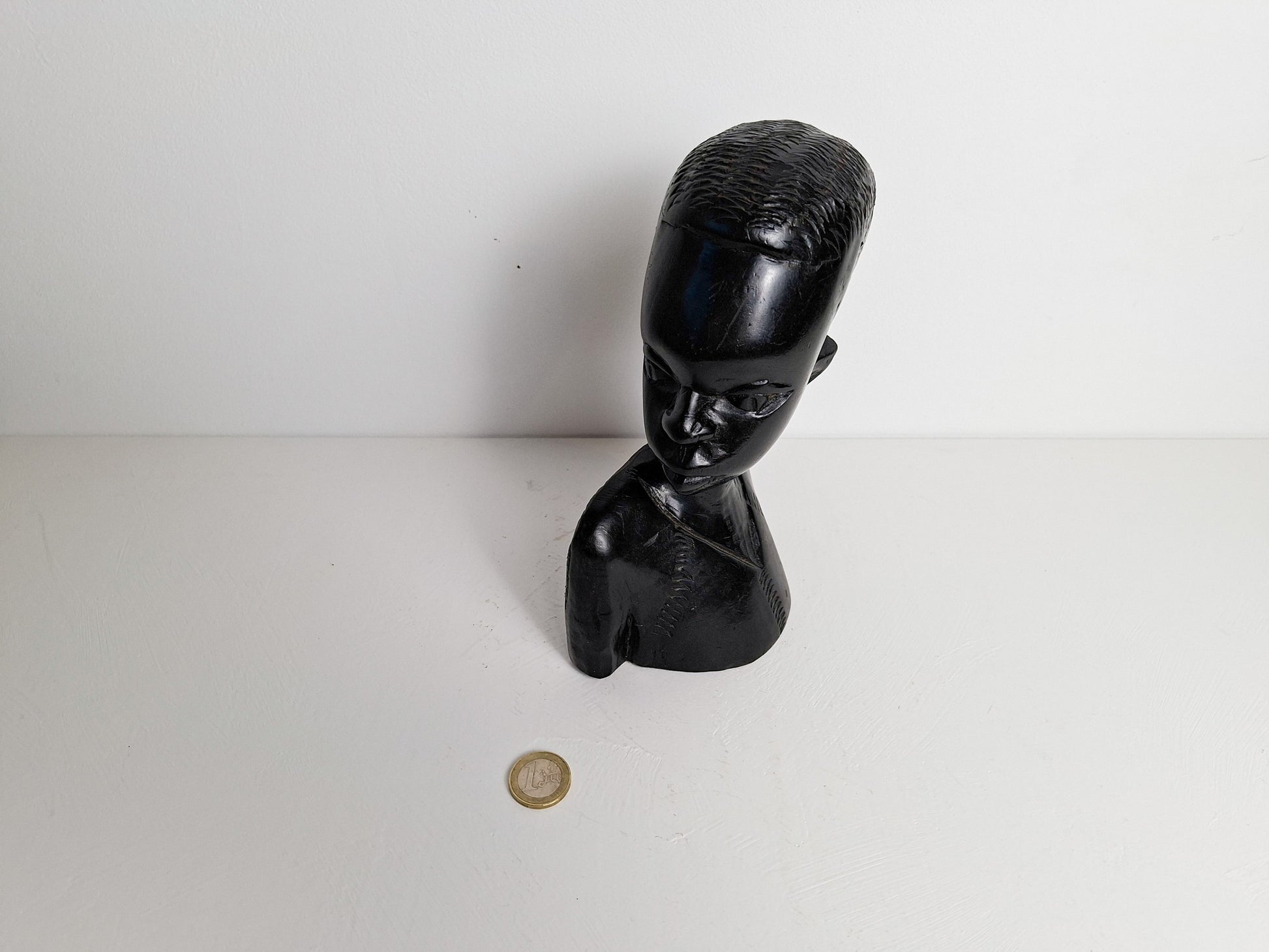 Houten beeld man donker hout