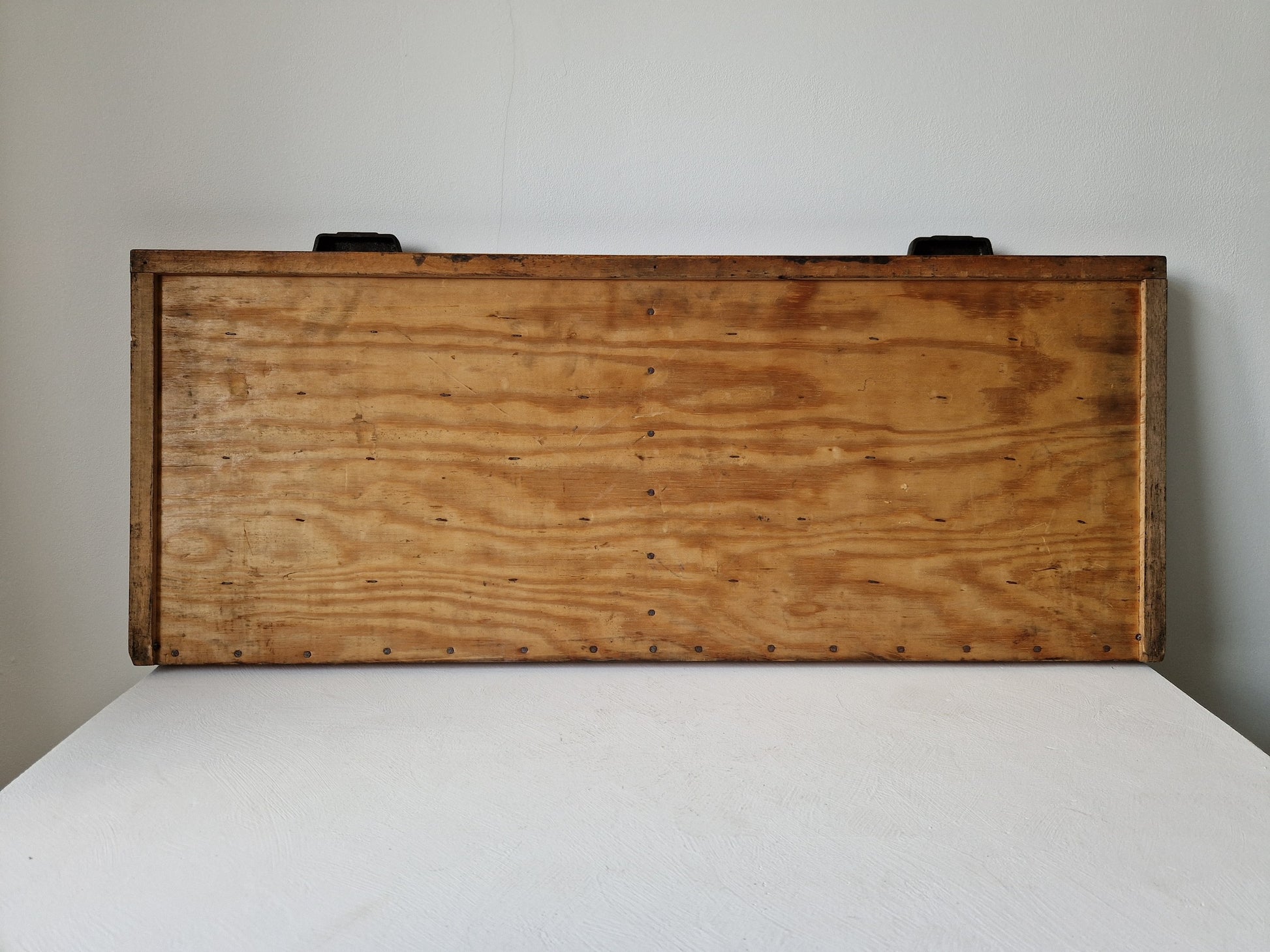 antieke letterbak van hout voor het tentoonstellen van kleine items
