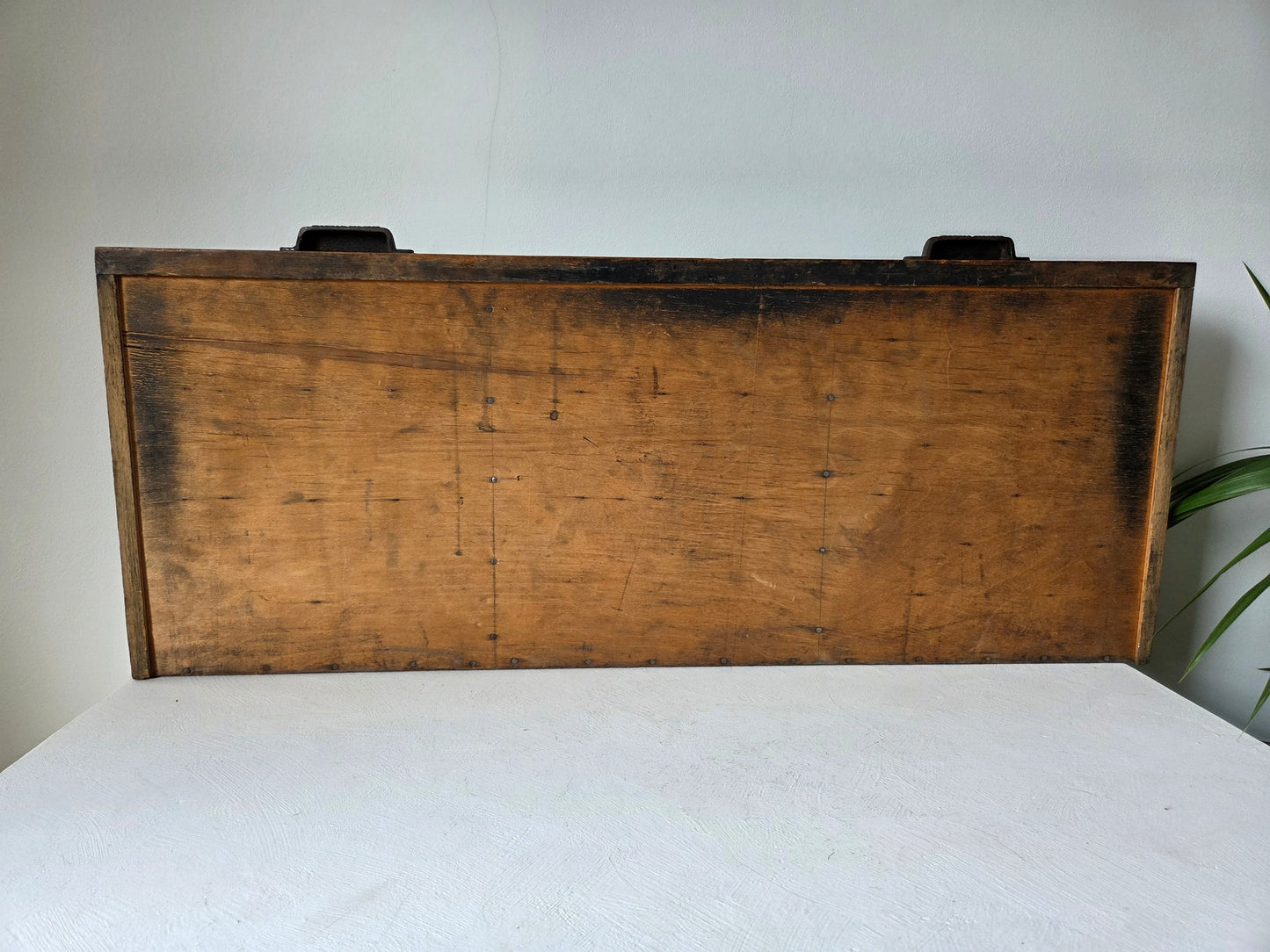 Vintage letterbak met metalen grepen oud drukkerij
