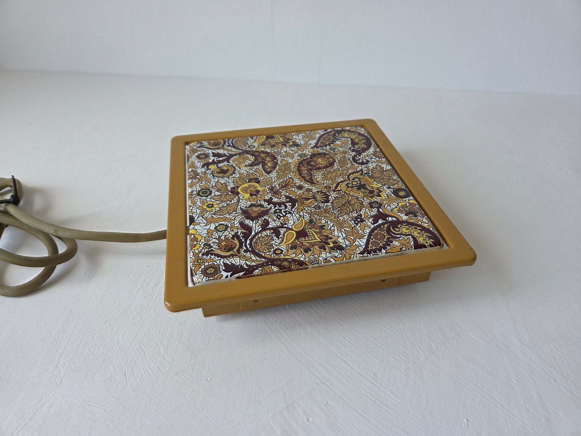 vintage rechaud Inventum mosterdgeel metalen frame