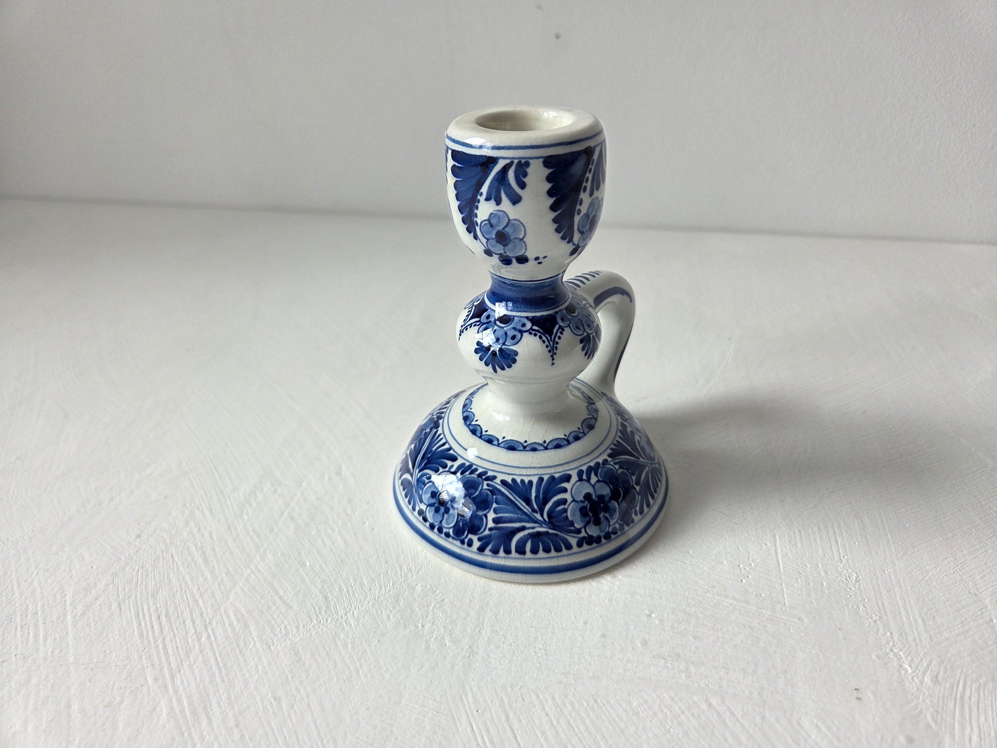 Porceleyne Fles kandelaar met bloemmotief