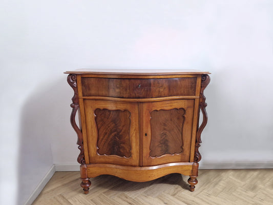 Antieke commode (Biedermeier stijl)