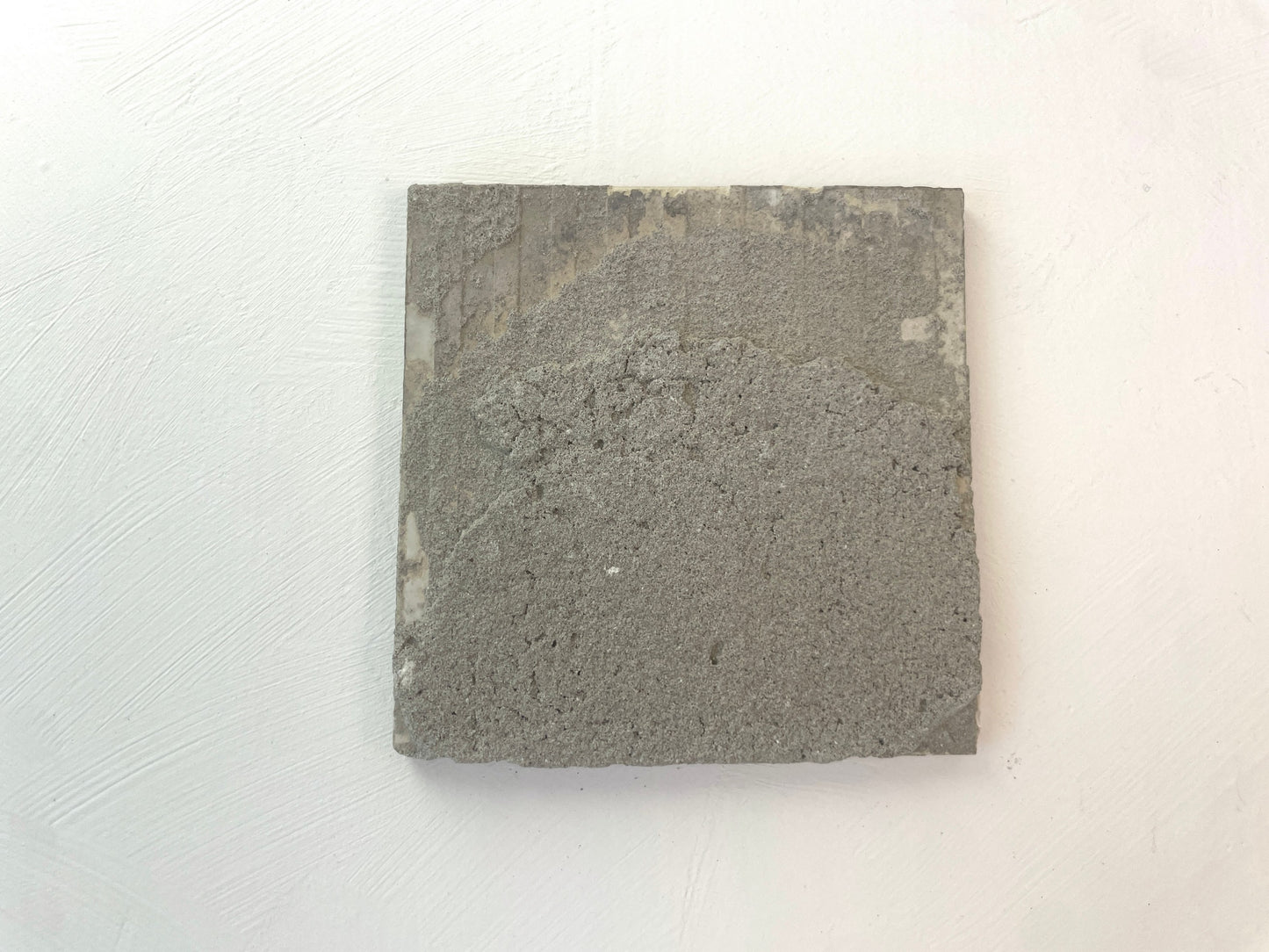 Blauw-wit 19e-eeuws tegeltje met ossenkophoeken