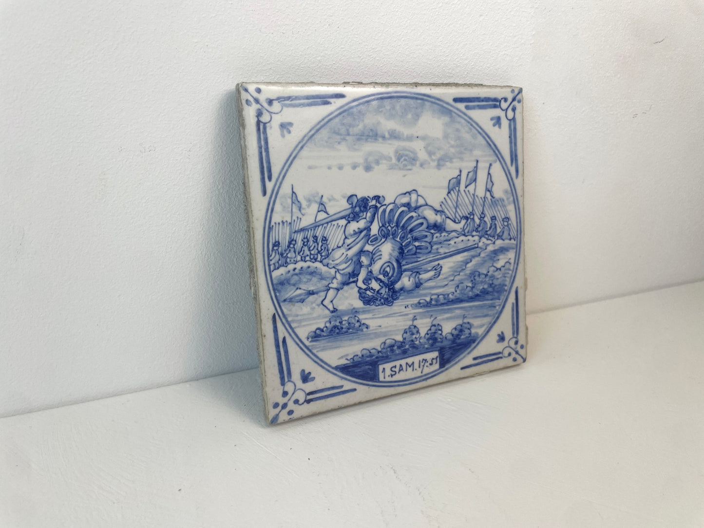 Bijbeltegel met verwijzing 1 SAM 17:51