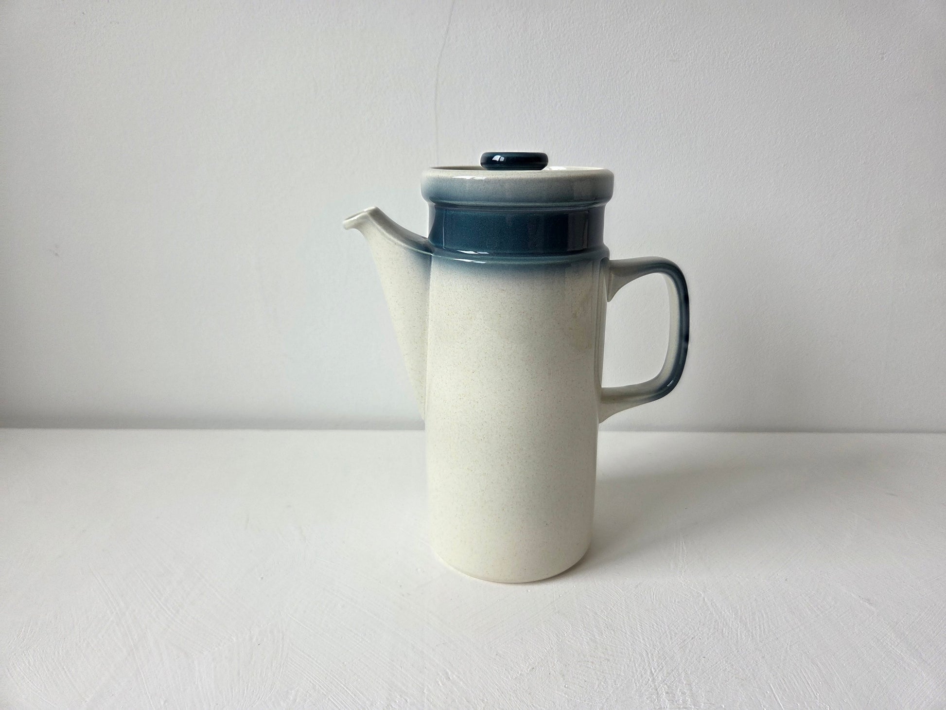 keramieken koffiepot Wedgwood Blue Pacific jaren 80