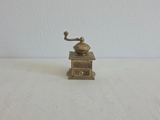 Miniatuur messing koffiemolen
