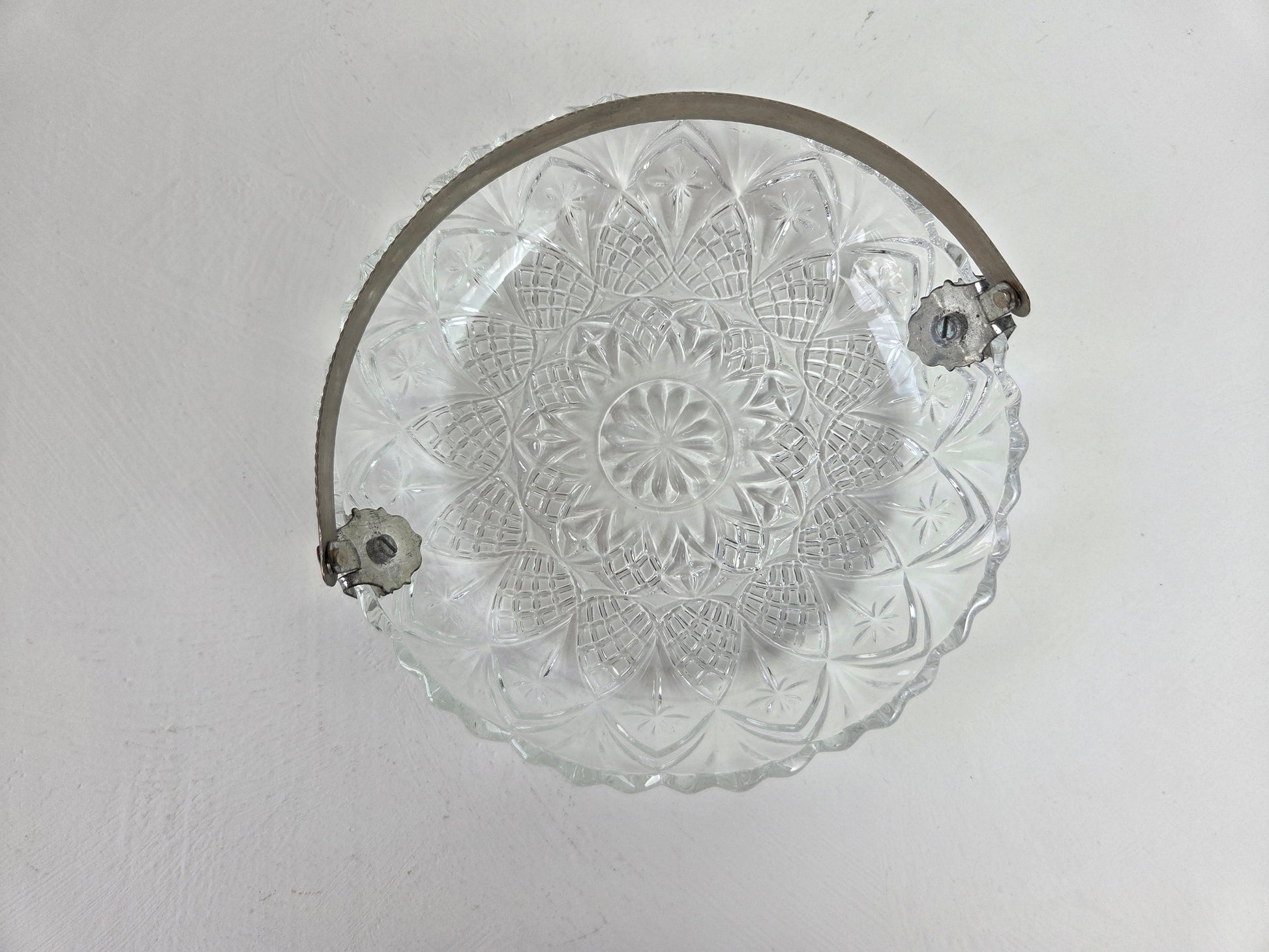 Vintage glaswerk schaaltje met metalen handgreep
