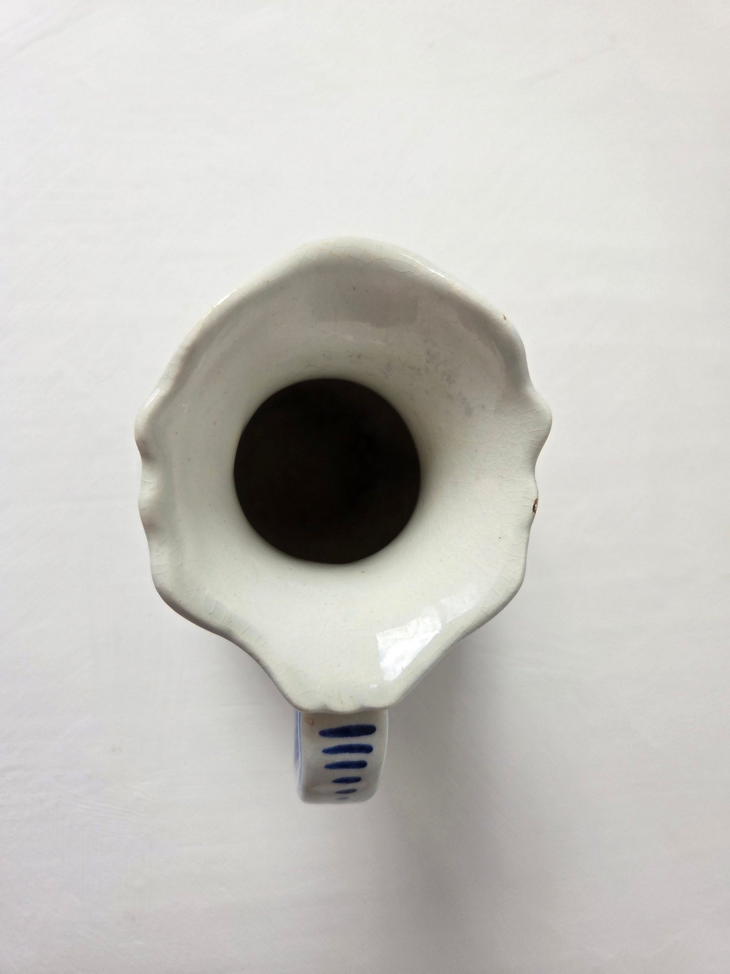 handgeschilderd kannetje met schenktuit