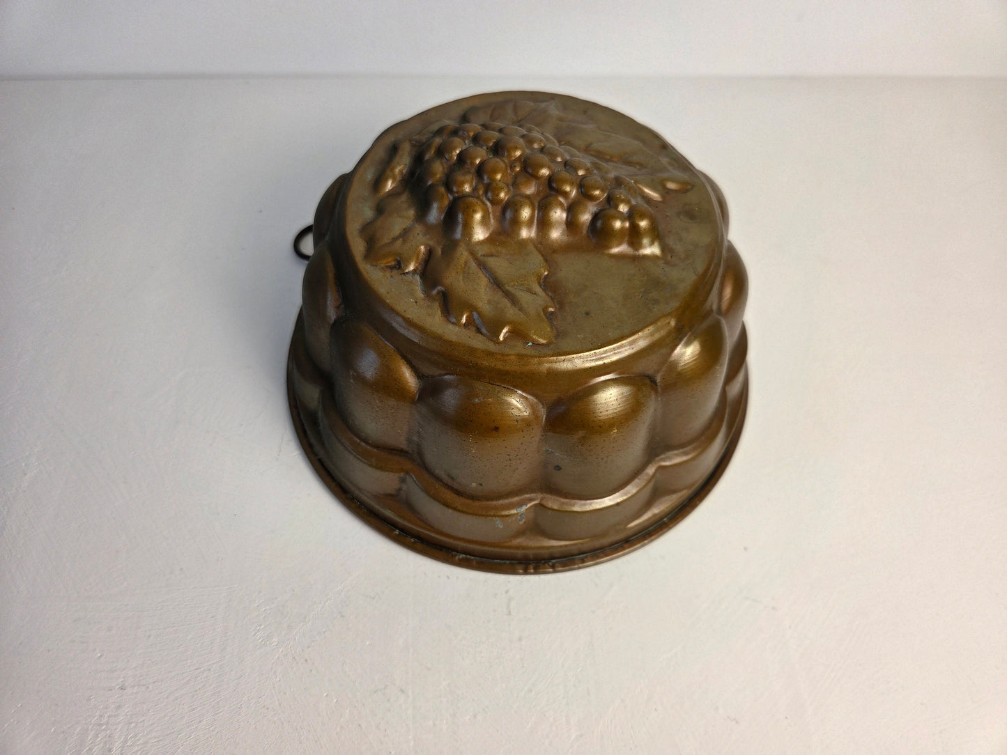 oude koperen bakvorm voor de keuken