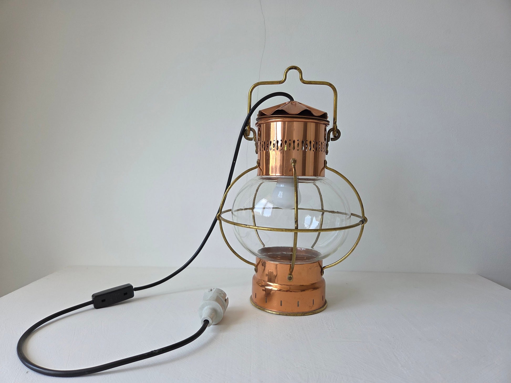 koperen scheepslamp messing frame geperforeerde kap snoer
