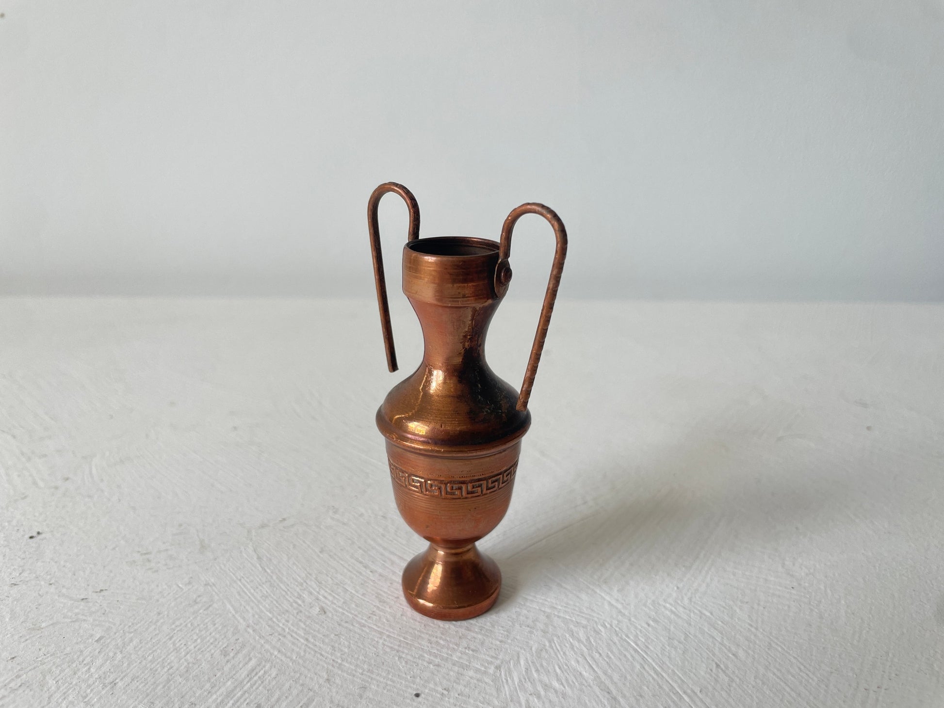 koperkleurig vaasje miniatuur vintage