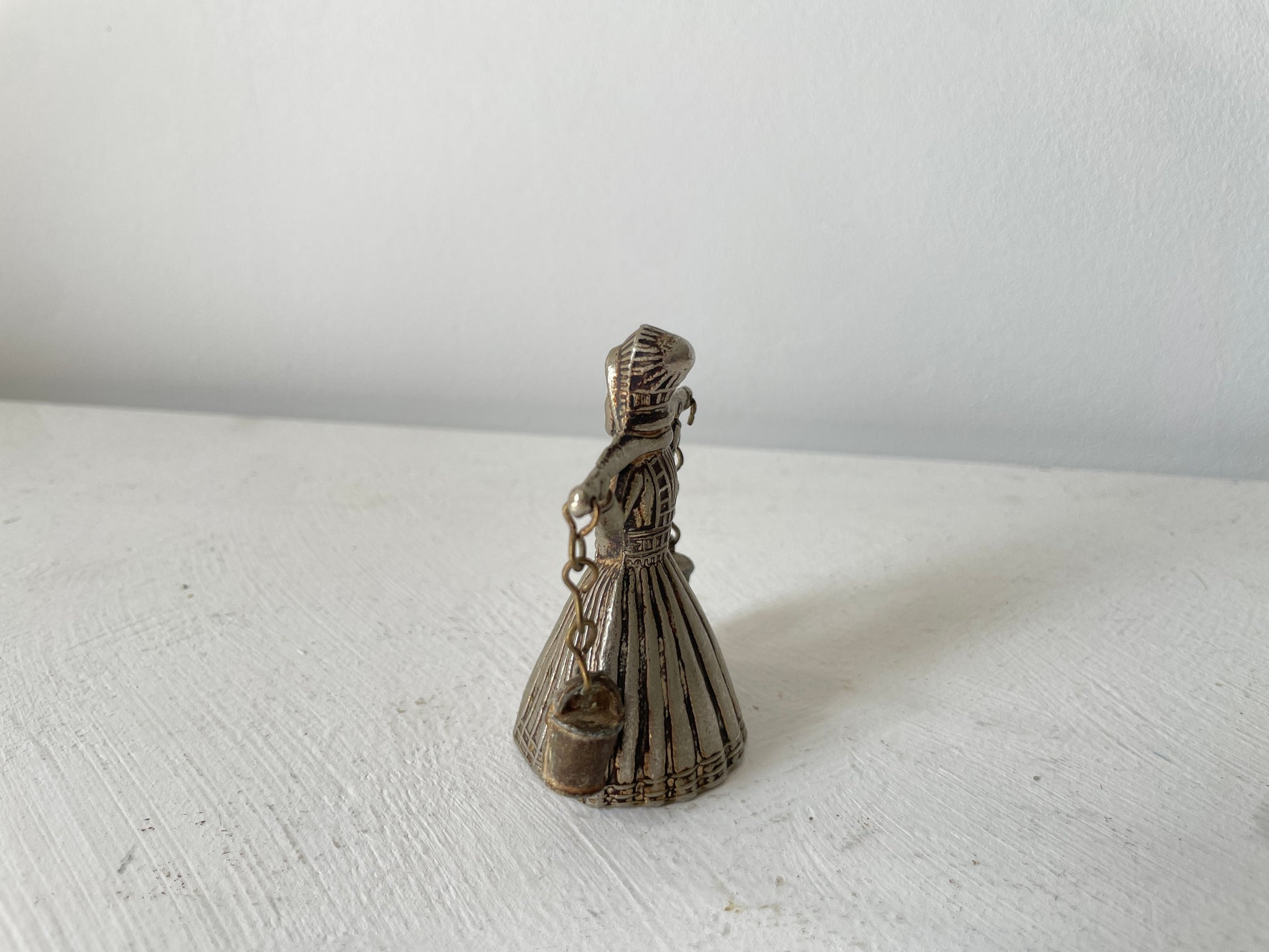 miniatuur melkmeisje met belletjes