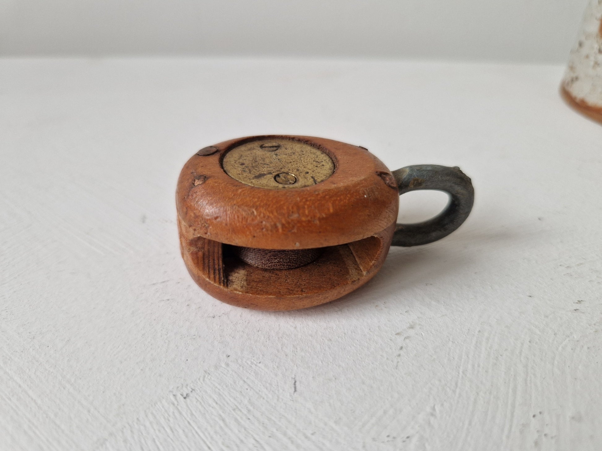 letterbak miniatuur metaal en hout