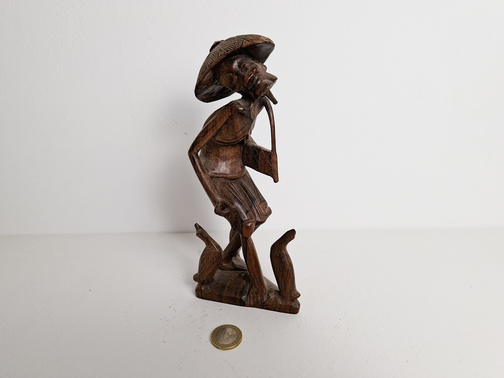 donkerhouten beeldje jaren 70 vintage webshop