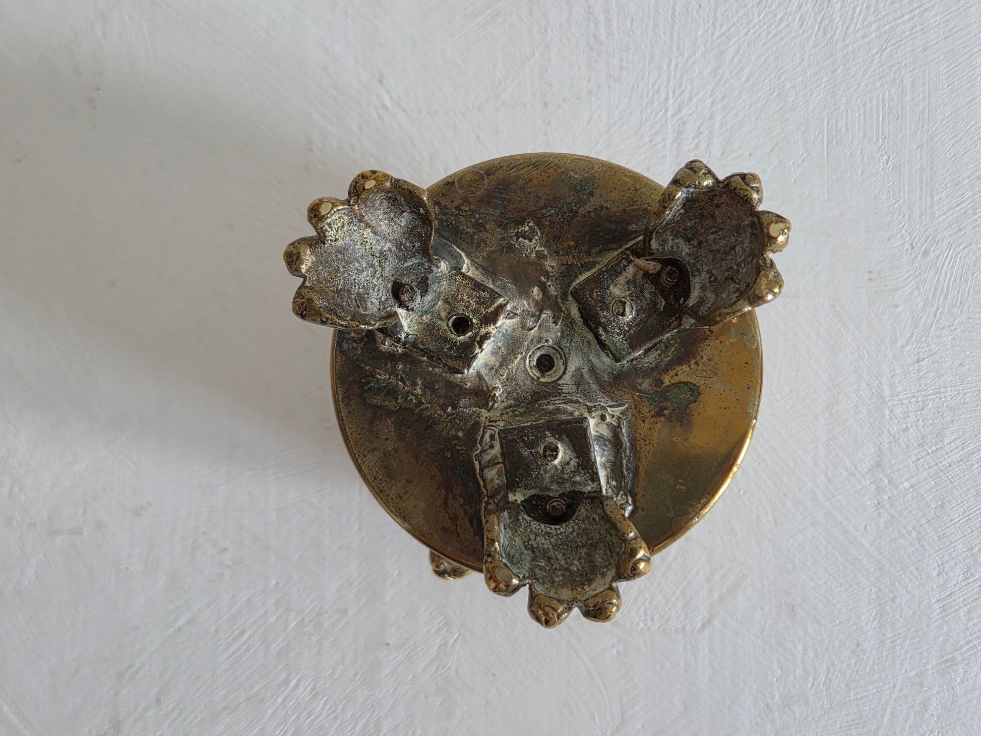 trench art object 1918 gedreven florale versiering