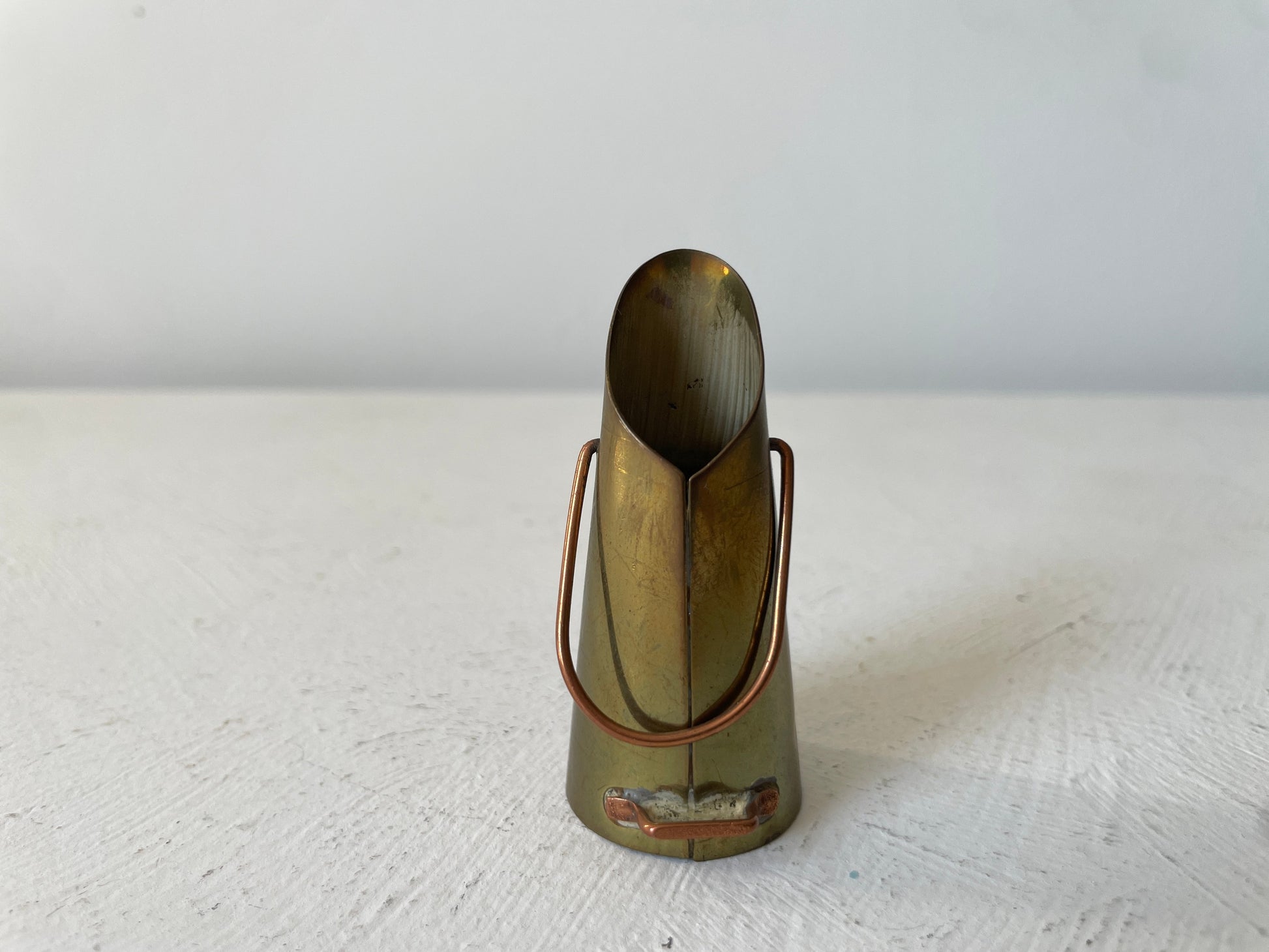 miniatuur messing emmer met koperen handvat