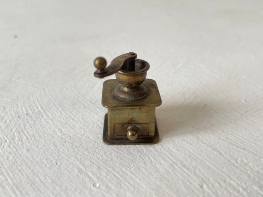 messing miniatuur koffiemolen letterbak