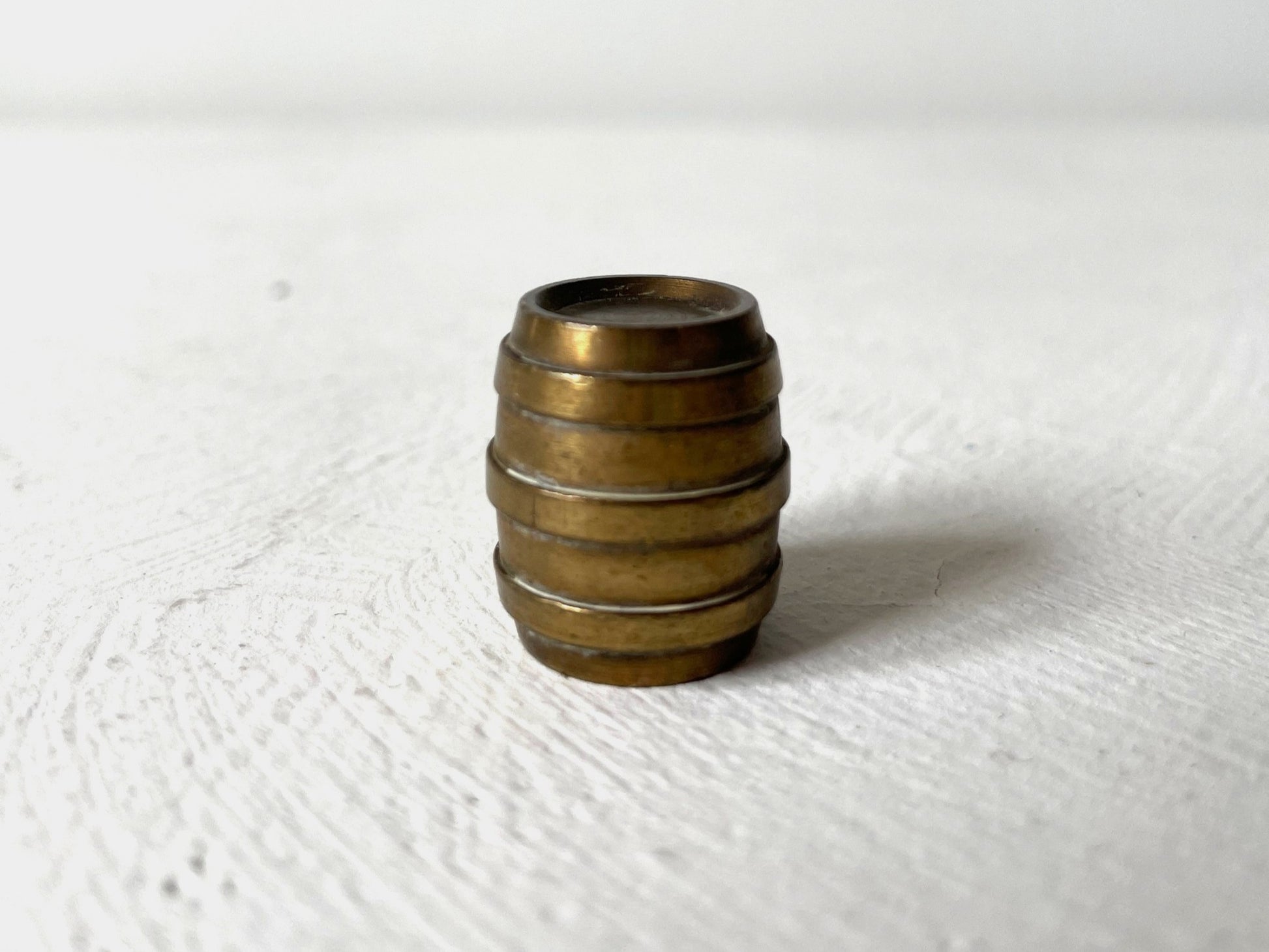messing miniatuur tonnetje letterbak
