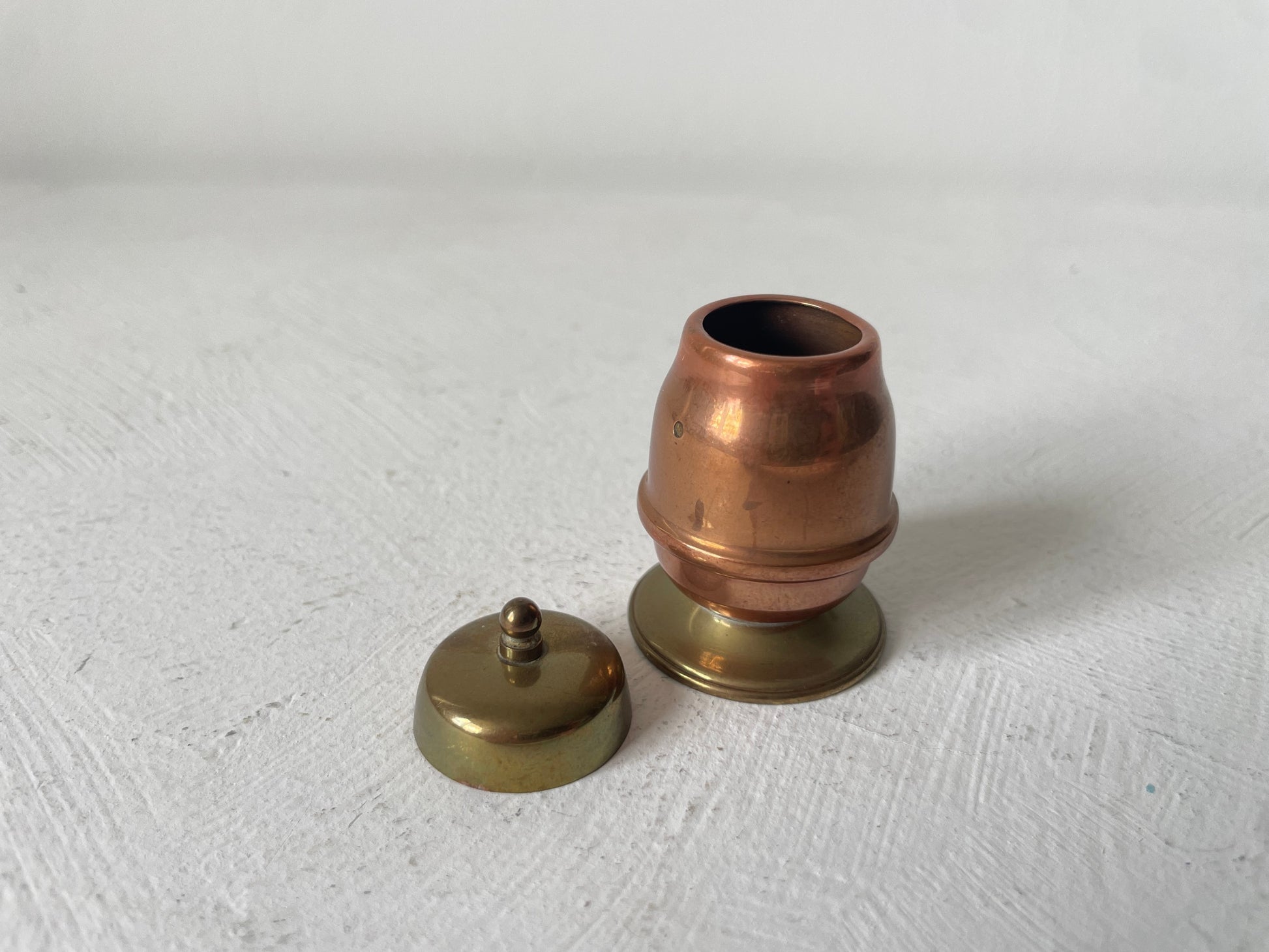brocante koperkleurig miniatuur potje