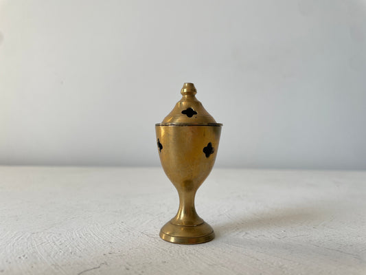 oud messing geperforeerd potje