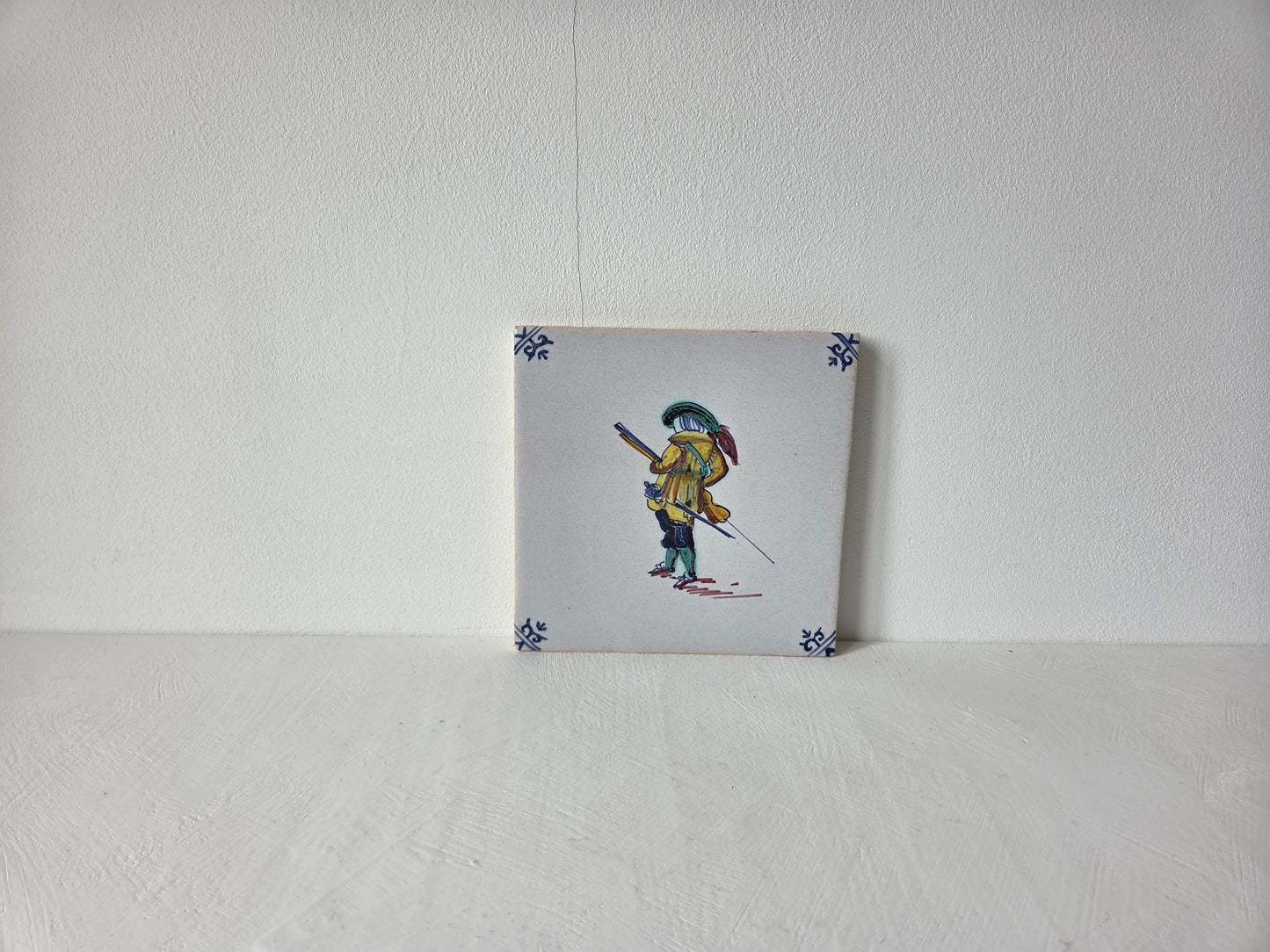 keramieken tegel musketier moderne interpretatie Nederlandse stijl
