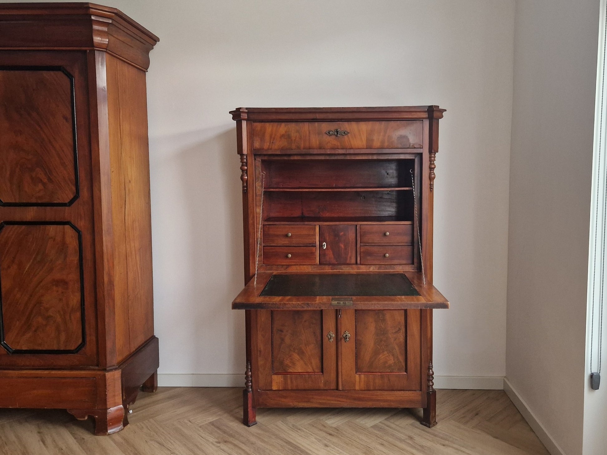 webwinkel antiek en brocante - Oude houten Secrétaire met Uitklapbaar Schrijfblad