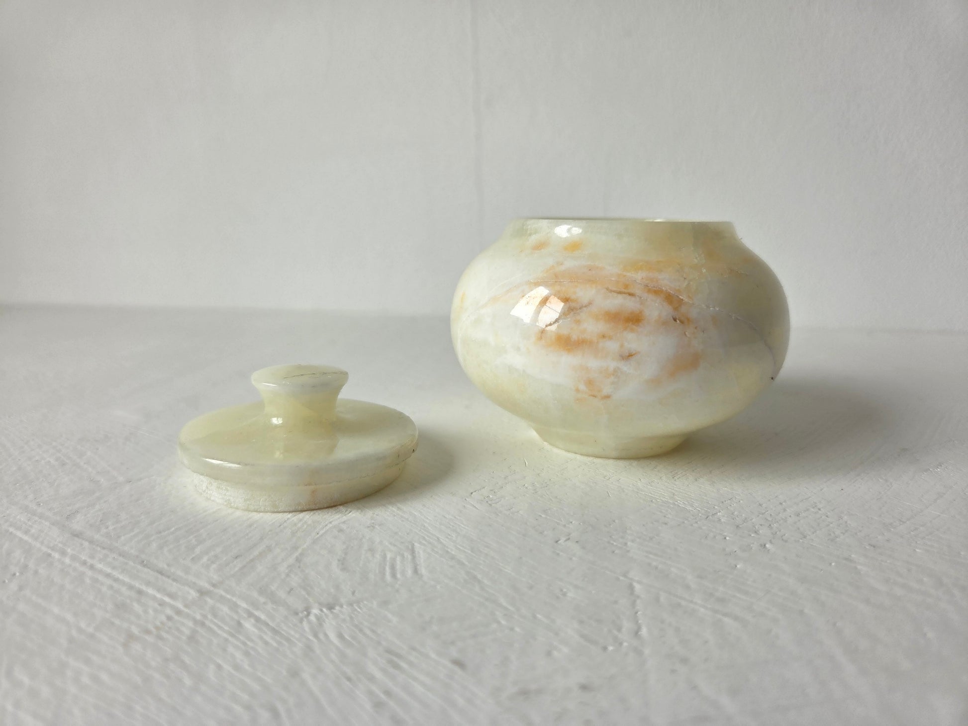 vintage onyx potje crème oranje doorschijnend steen