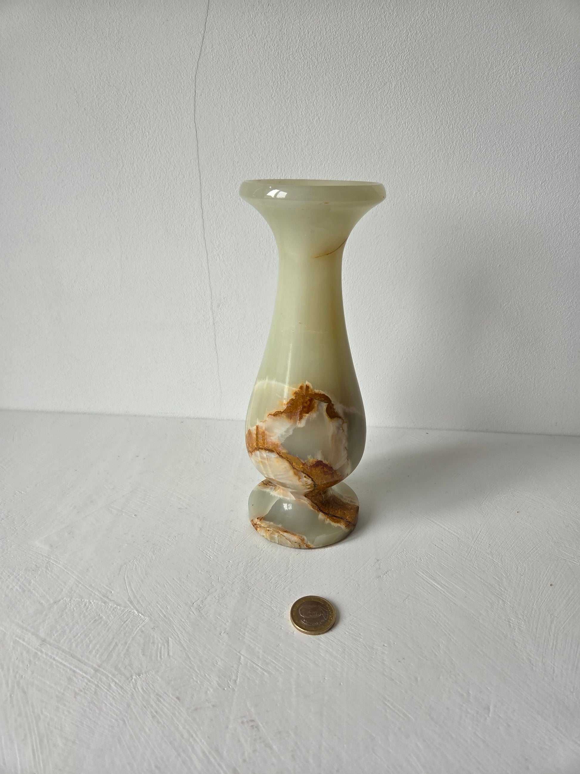 natuurstenen-vaasje-onyx-doorschijnend-crème-bruin