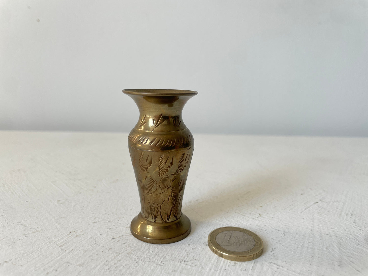 oude oosterse miniatuur vaas messing