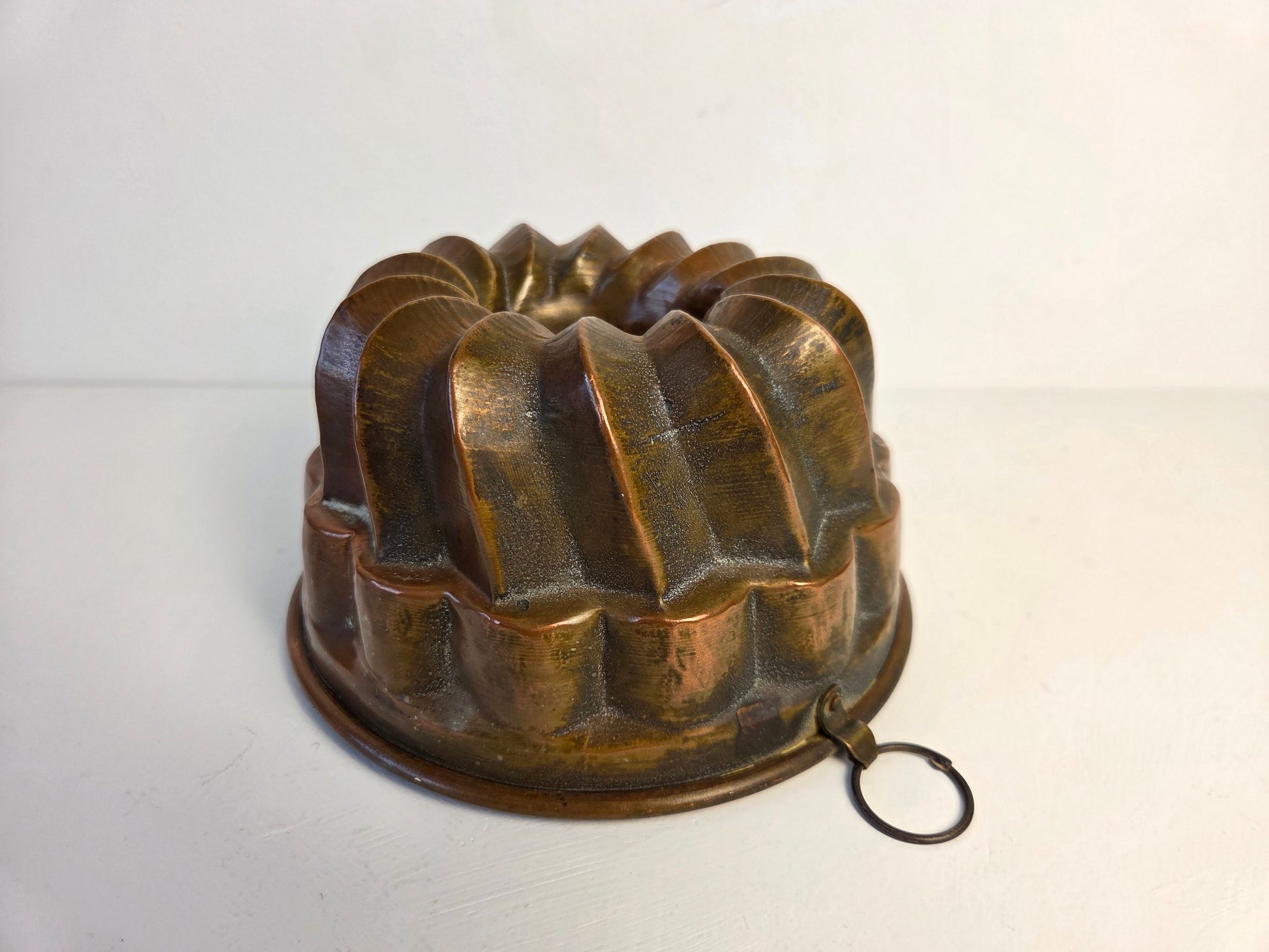 antieke koperen tulbandvorm met ophanghaakje