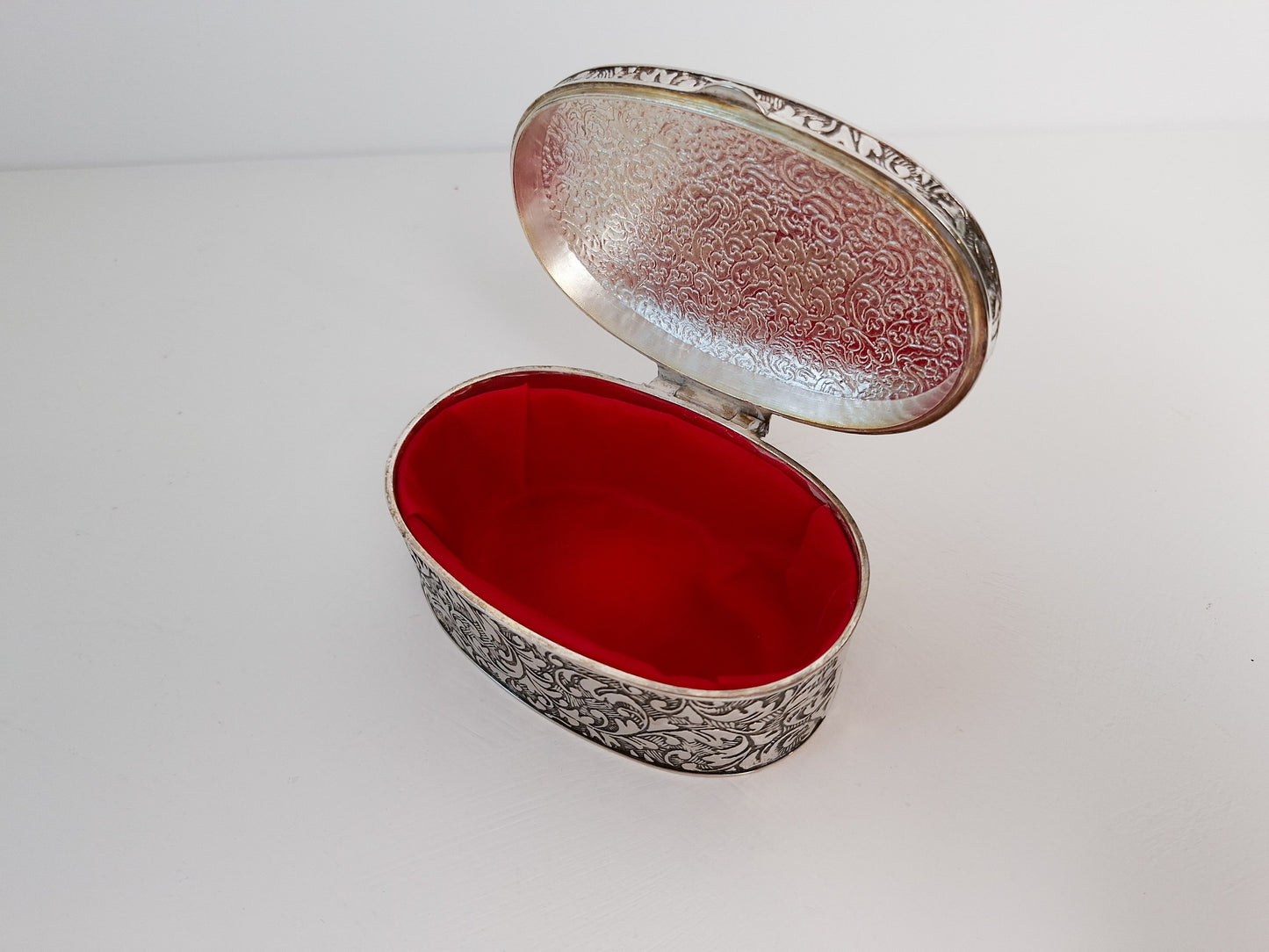 Bovenaanzicht ovale sieradendoos