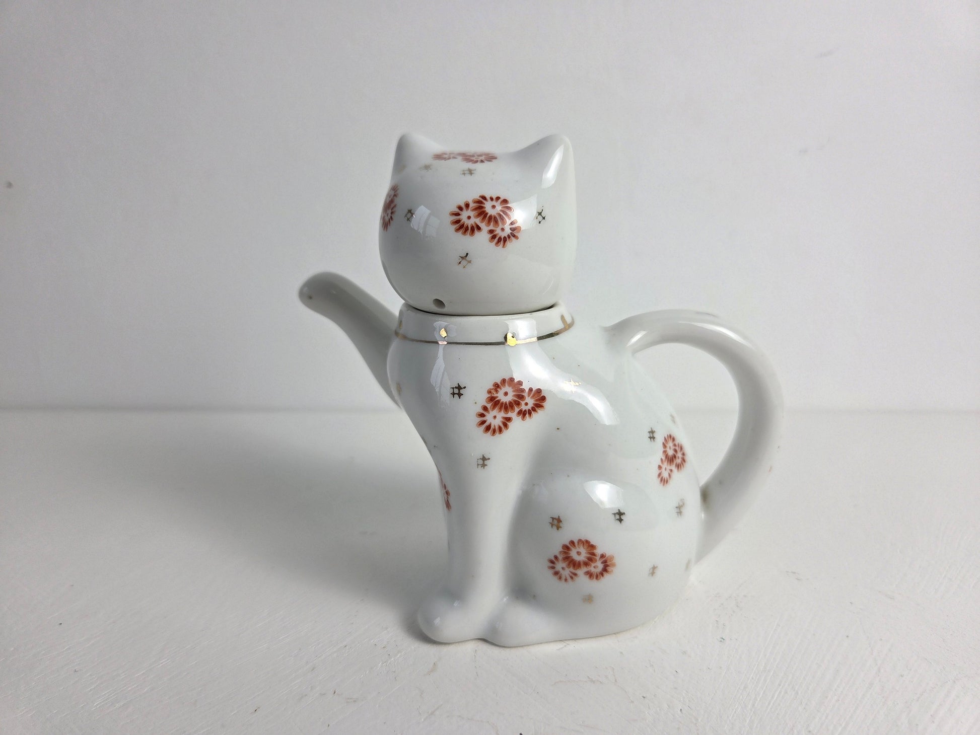 vintage theepot kat porselein China rode bloemen goud