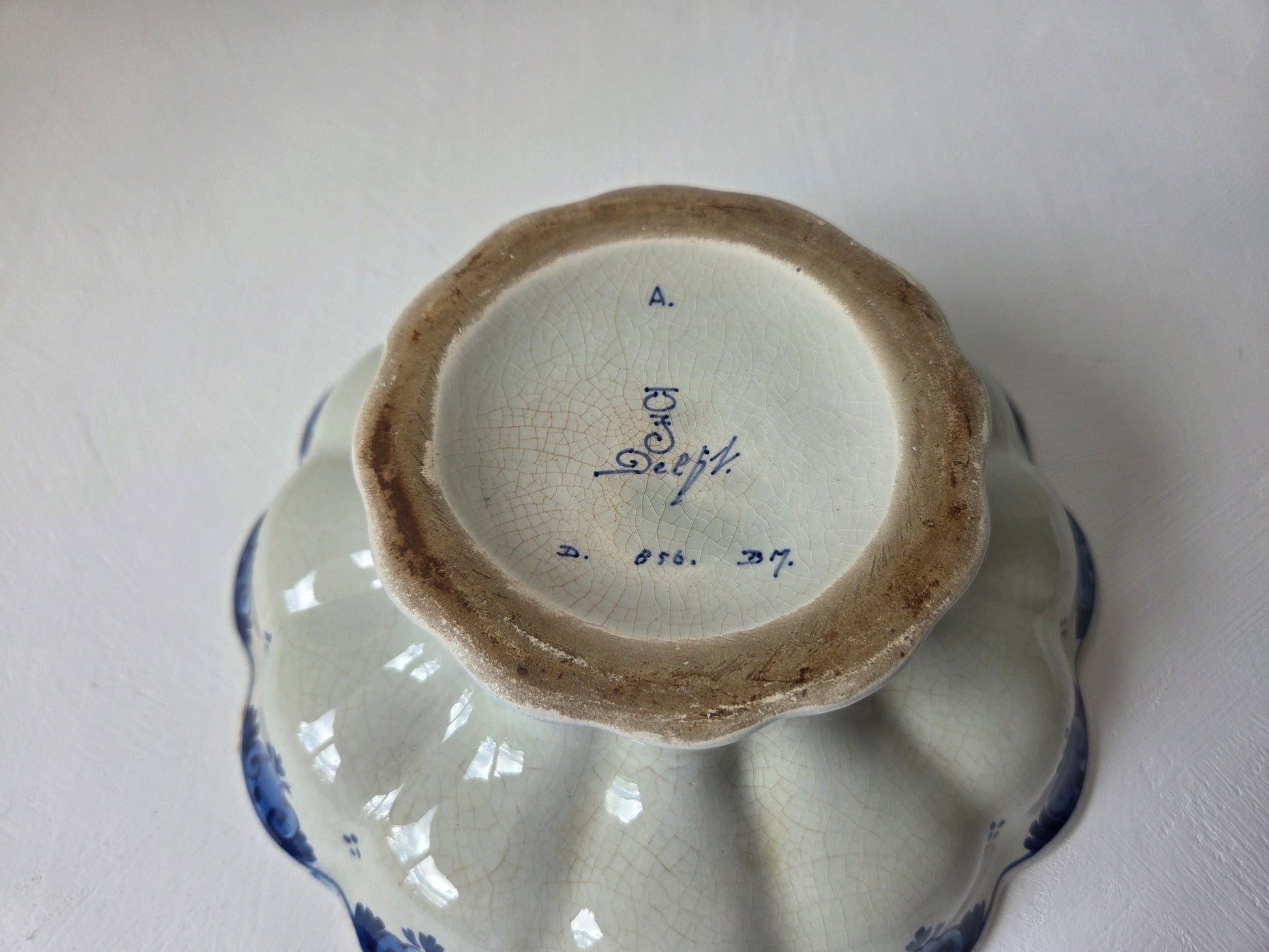 Royal Delft fruitschaal op voet
