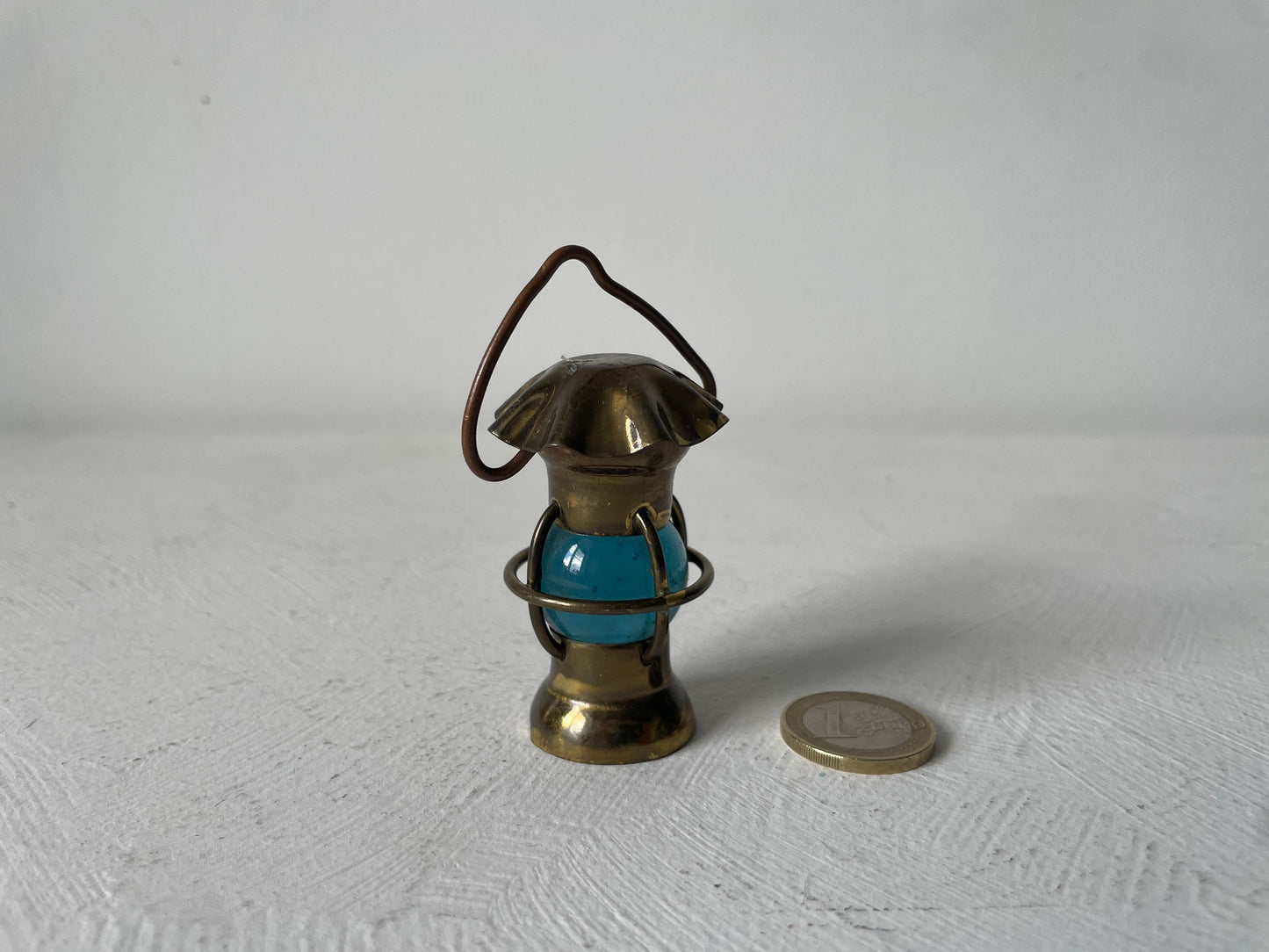 scheepslamp miniatuur voor vitrinekast