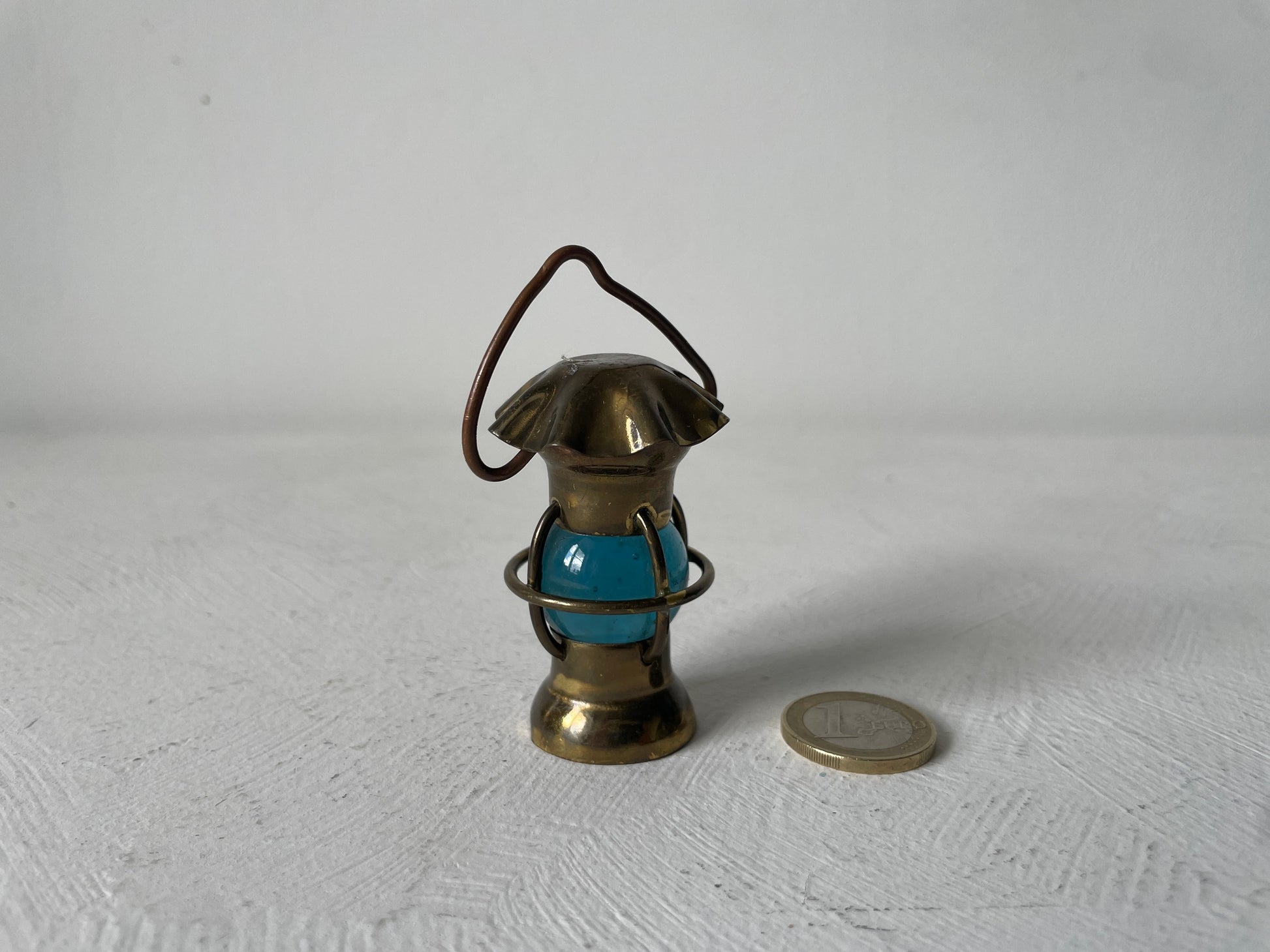 scheepslamp miniatuur voor vitrinekast