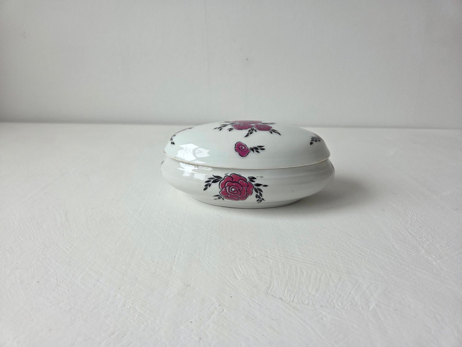 ovaal porselein doosje Limoges Frankrijk roze rozen