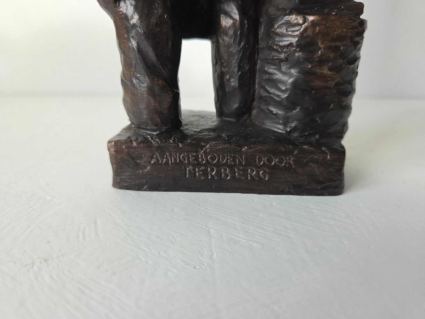 Smid beeld 2,2 kilo inclusief houten doos