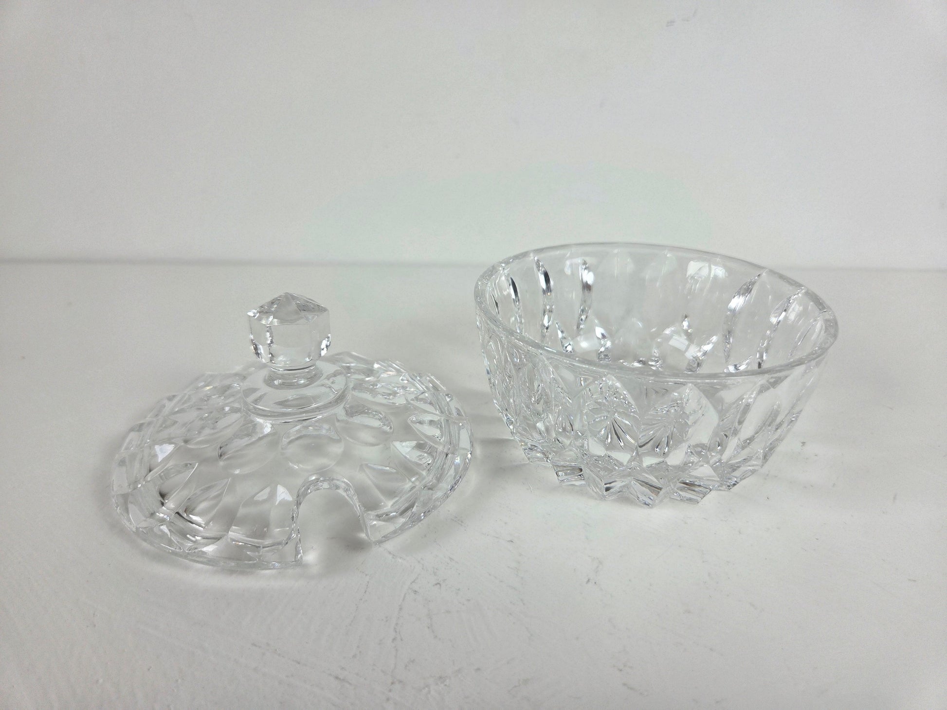 kristallen-potje-met-deksel-diameter-10-cm